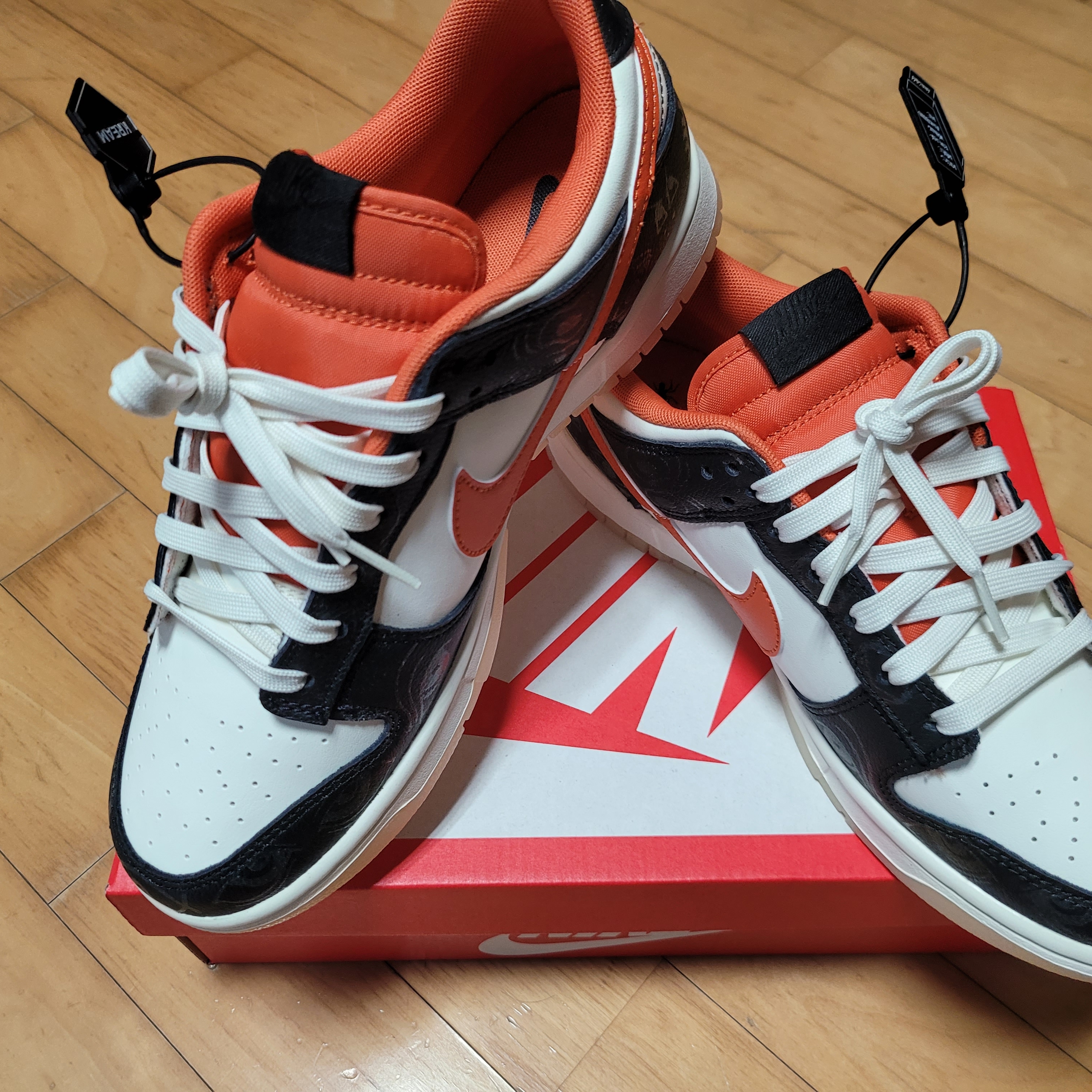 Nike Dunk Low Retro PRM Halloween 착용 스타일 - 3