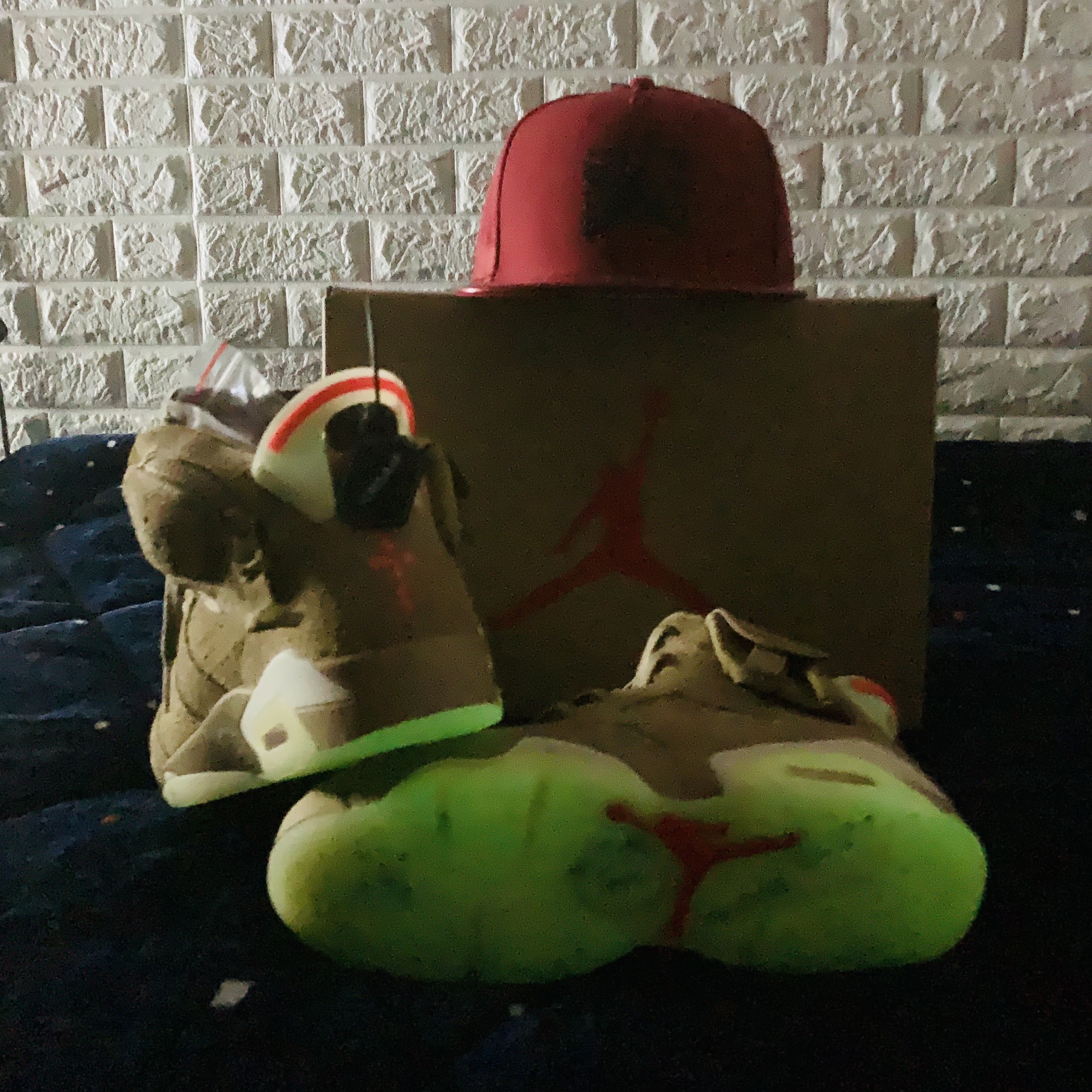 Jordan 6 x Travis Scott Retro SP British Khaki 착용 스타일 - 2
