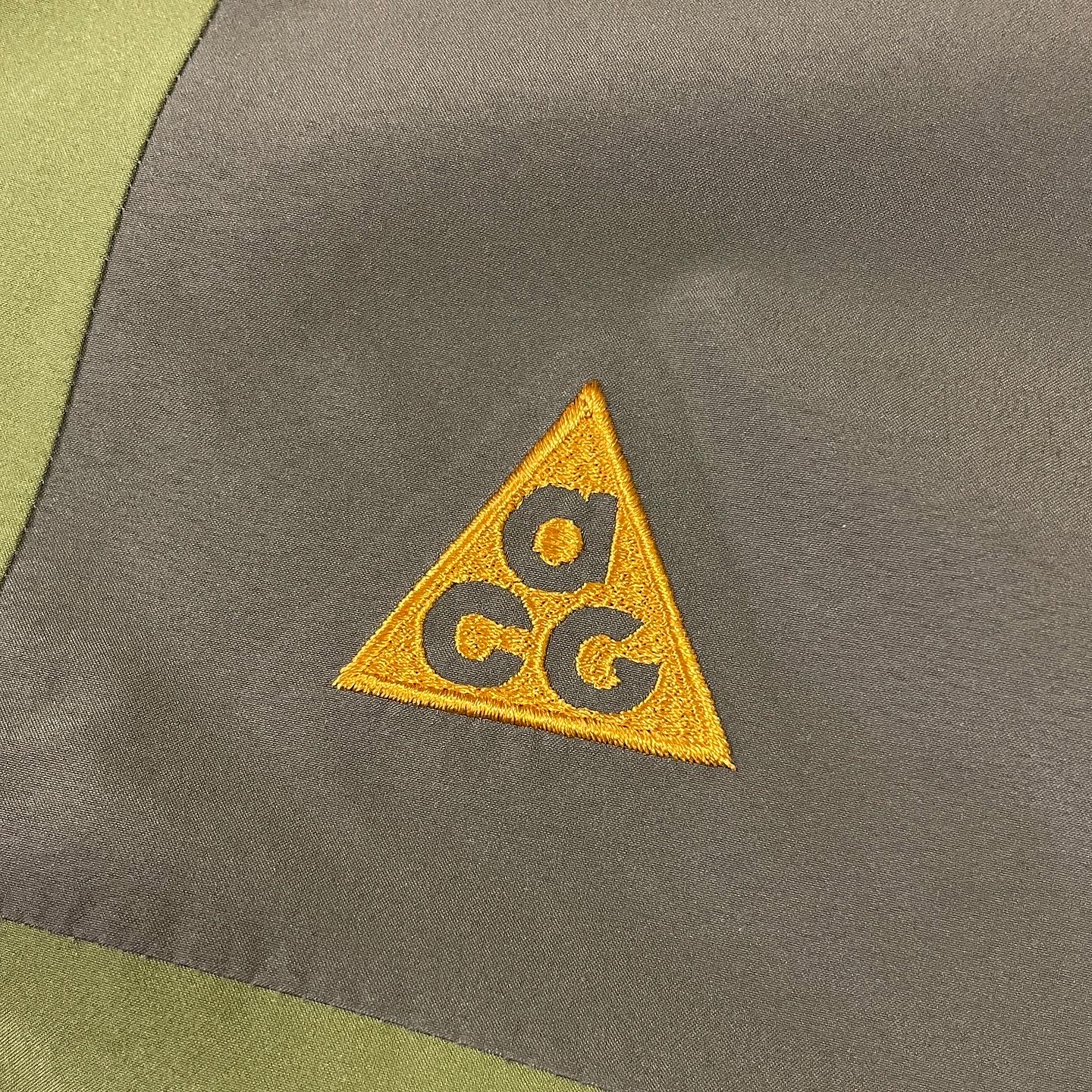 Nike ACG Storm-Fit ADV Cascade Rains Full Zip Shell Jacket Medium Olive - Asia 착용 스타일 - 2