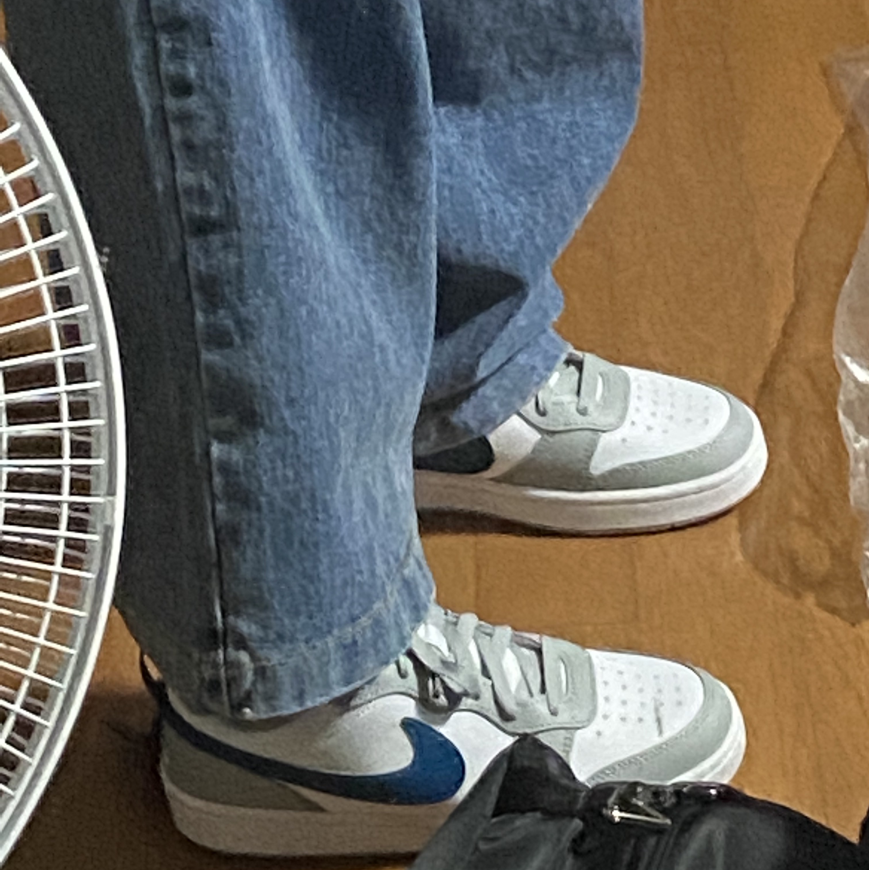 (GS) Nike Court Borough Low 2 Light Smoke Grey 착용 스타일 - 2