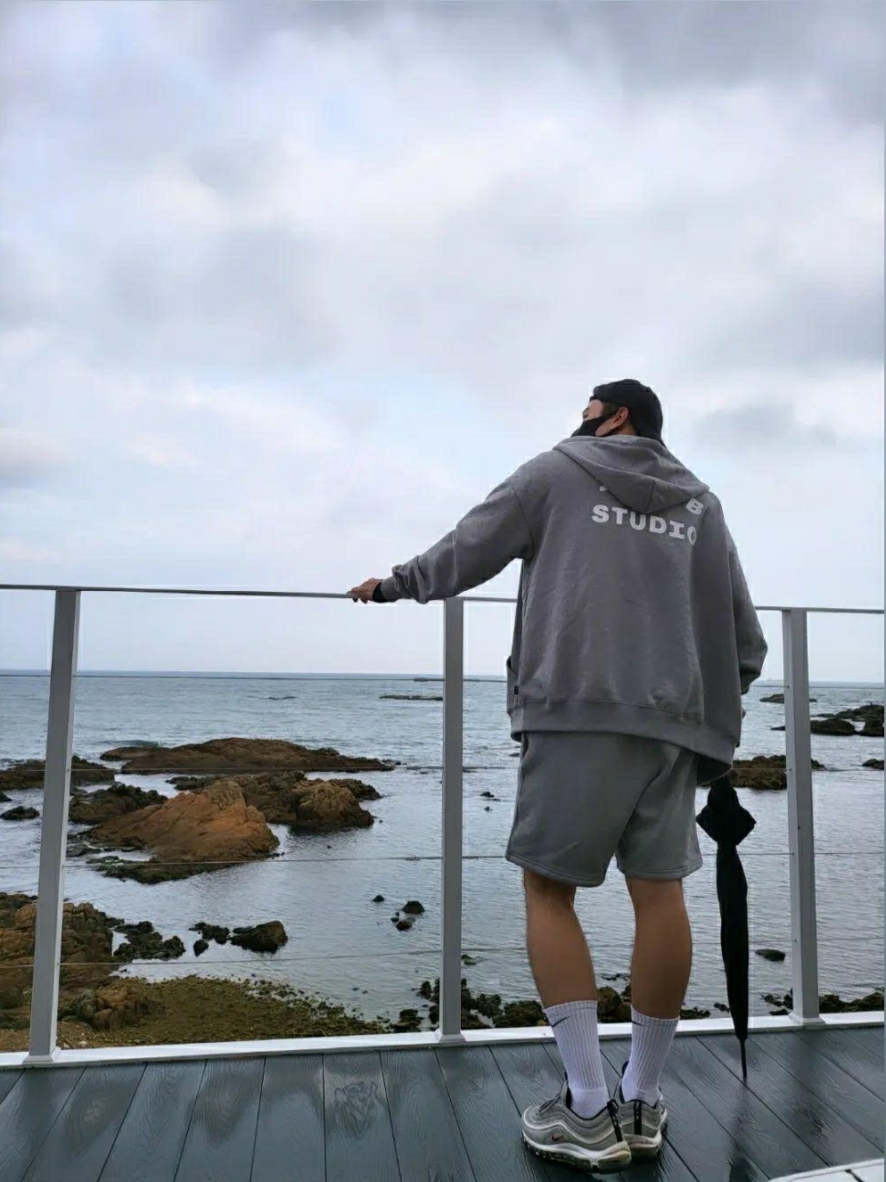 IAB Studio Zip-Up Hoodie Gray - 22FW, Nike NRG Solo Swoosh Fleece Shorts Dark Grey Heather - Asia 착용 스타일