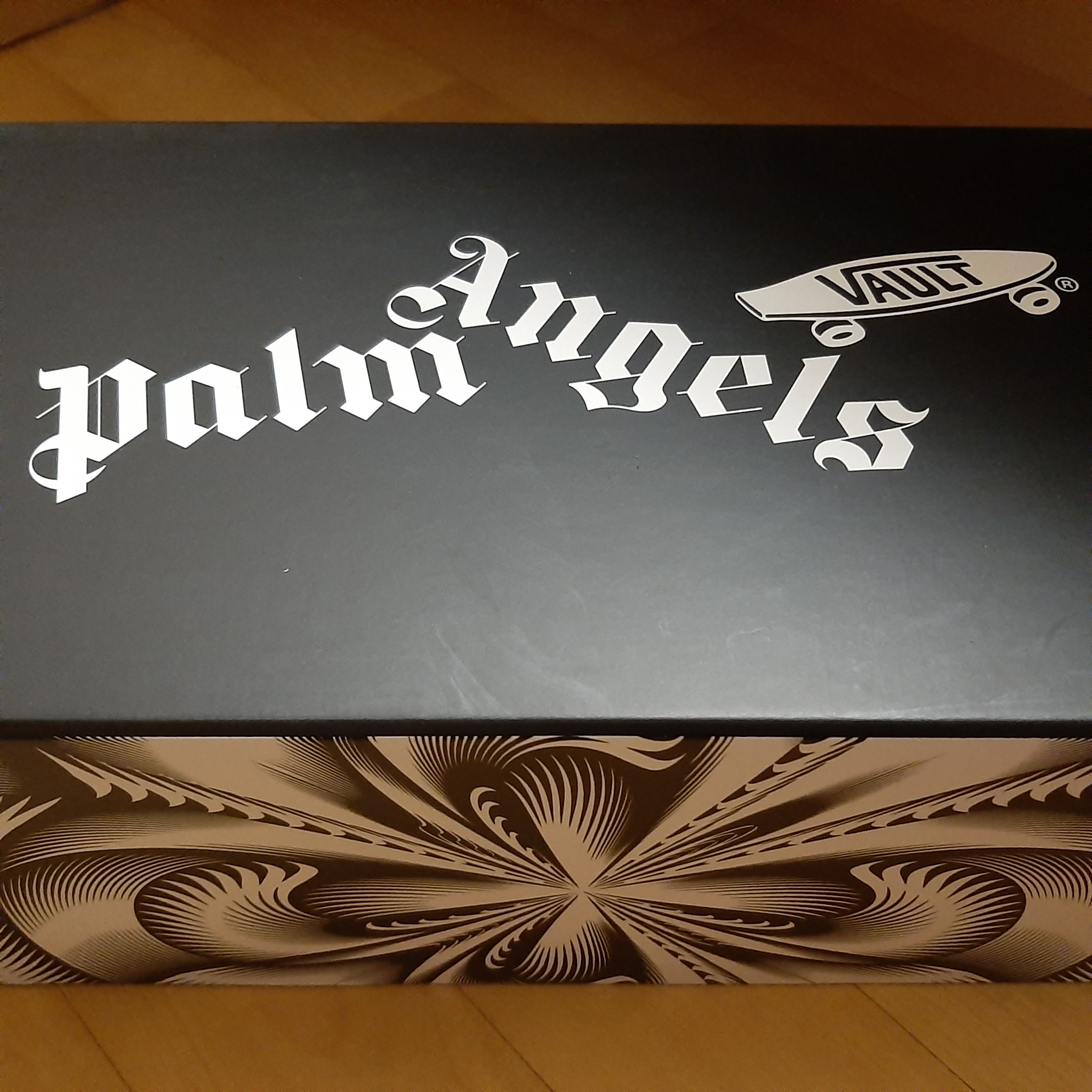 Vans Vault x Palm Angels Sk8-Mid VLT LX Black 착용 스타일 - 2