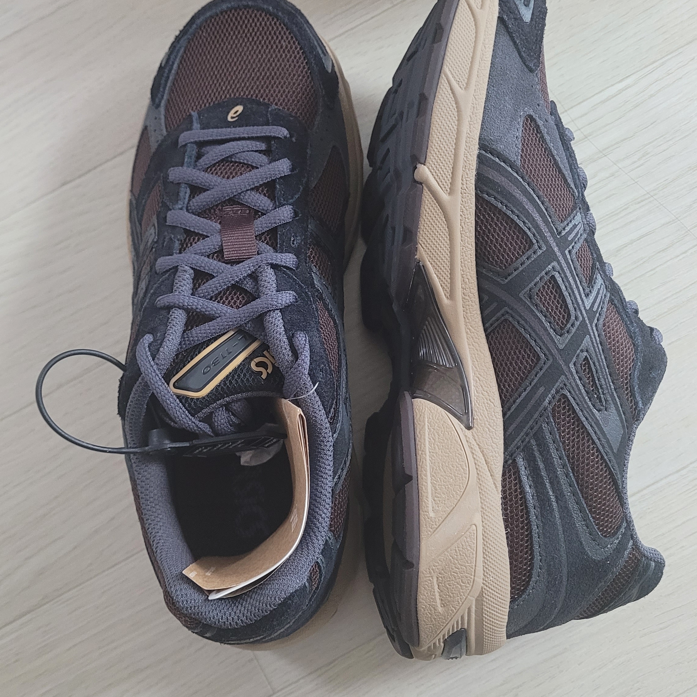 Asics Gel-1130 Brown 착용 스타일 - 3