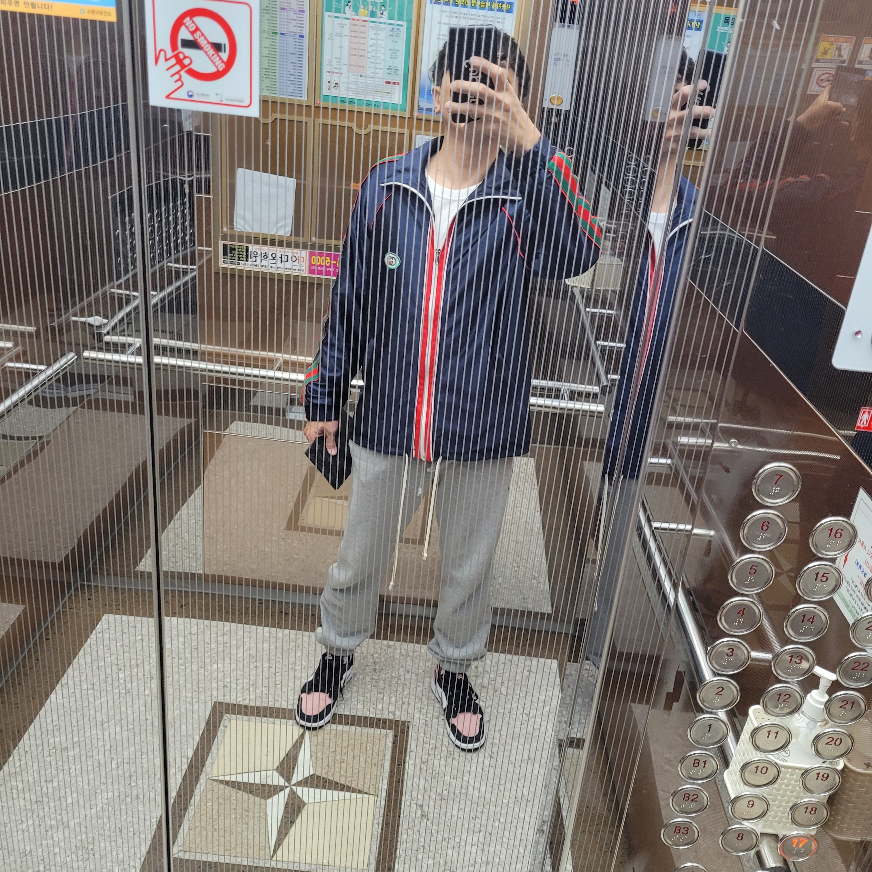 Oofos OOriginal Black, (TD) Jordan 1 Mid Alt Light Arctic Pink 착용 스타일