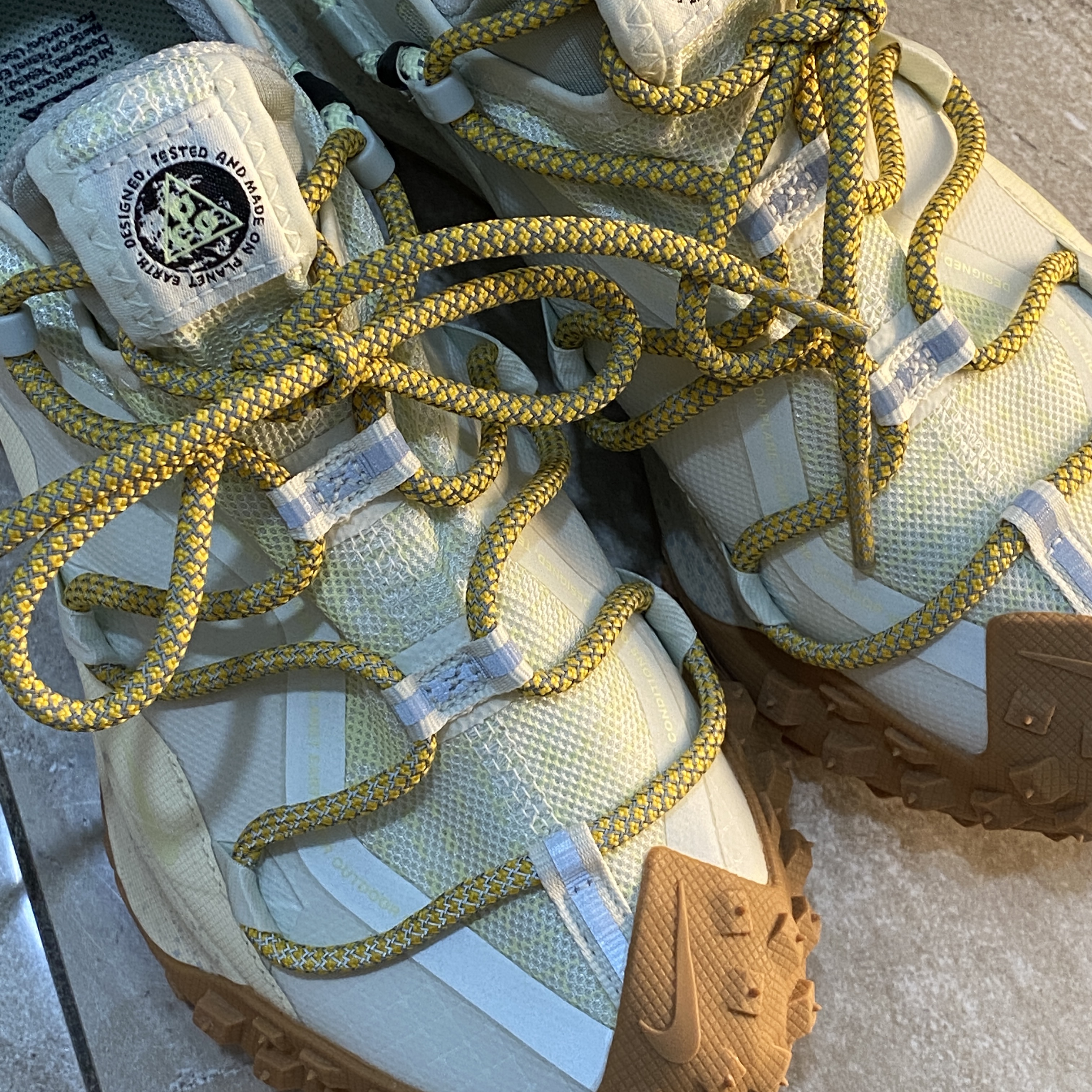 Nike ACG Mountain Fly Low Gore-Tex SE Sea Glass 착용 스타일 - 3