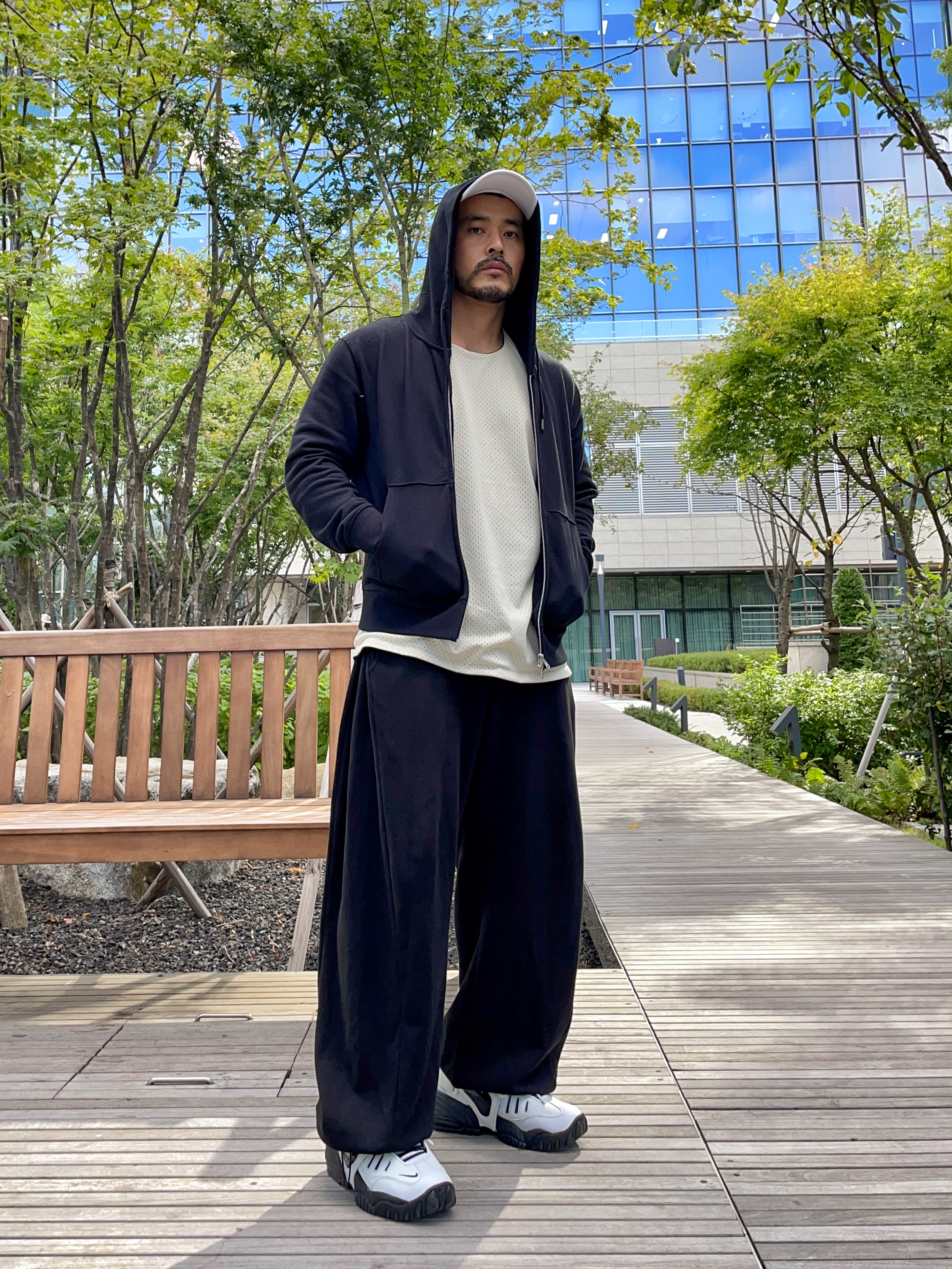 Nike x Ambush Air Adjust Force SP Summit White and Black 착용 스타일 - 2
