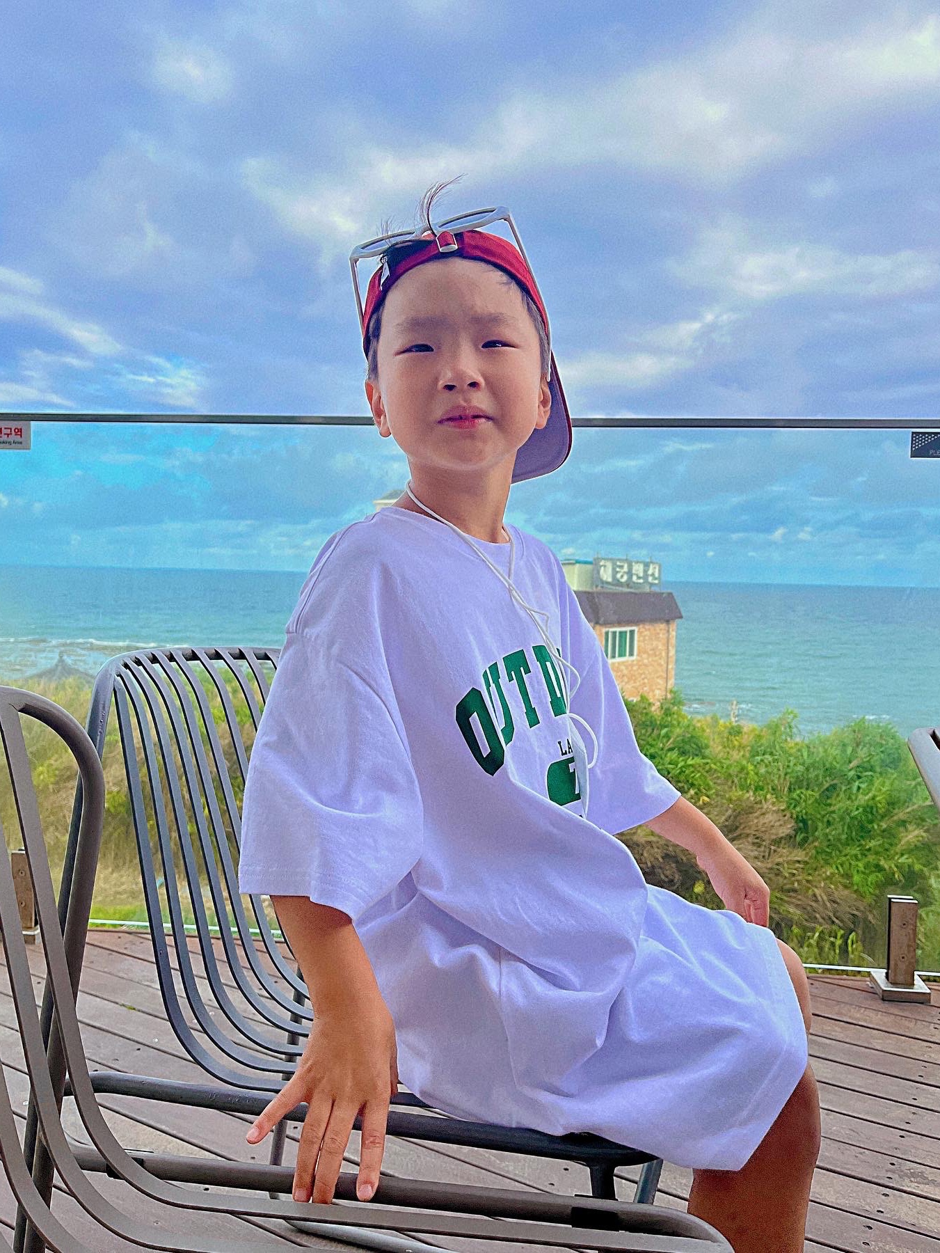 Supreme Vega Sunglasses White - 21SS 착용 스타일 - 2