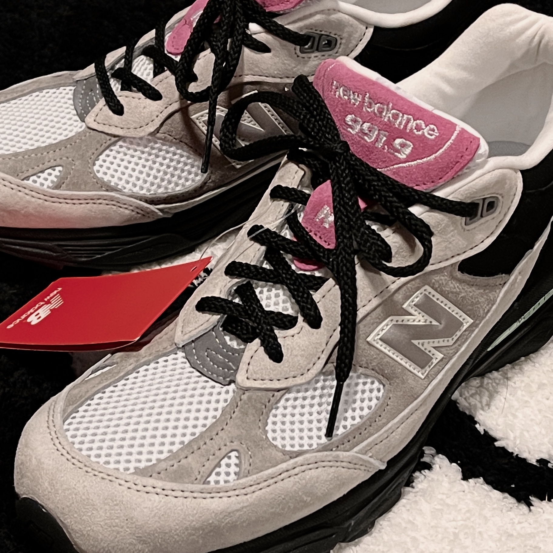 New Balance 991.9 Made in UK Grey Pink 착용 스타일 - 1