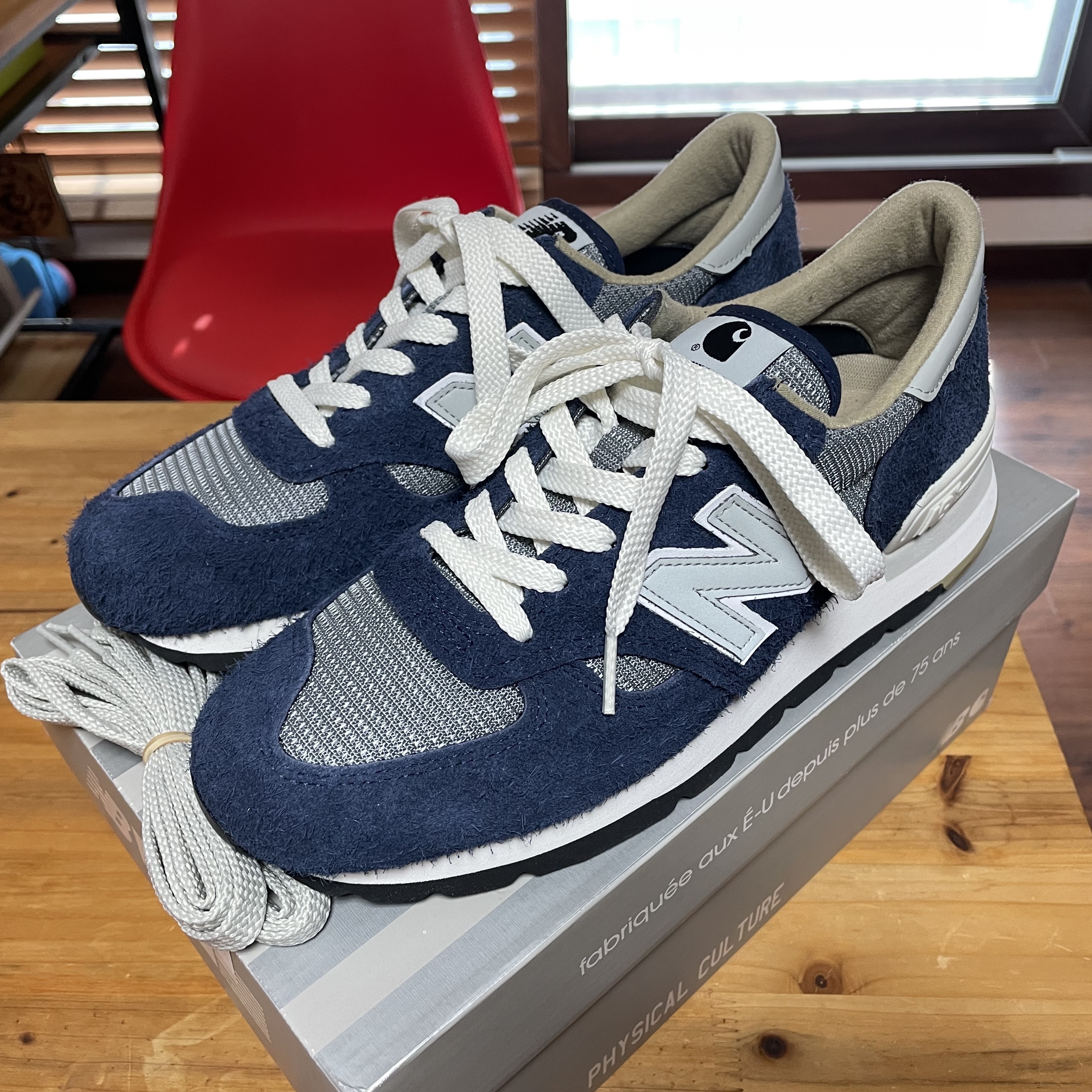 New Balance x Carhartt WIP 990v1 Made in USA Sculpture Center 착용 스타일