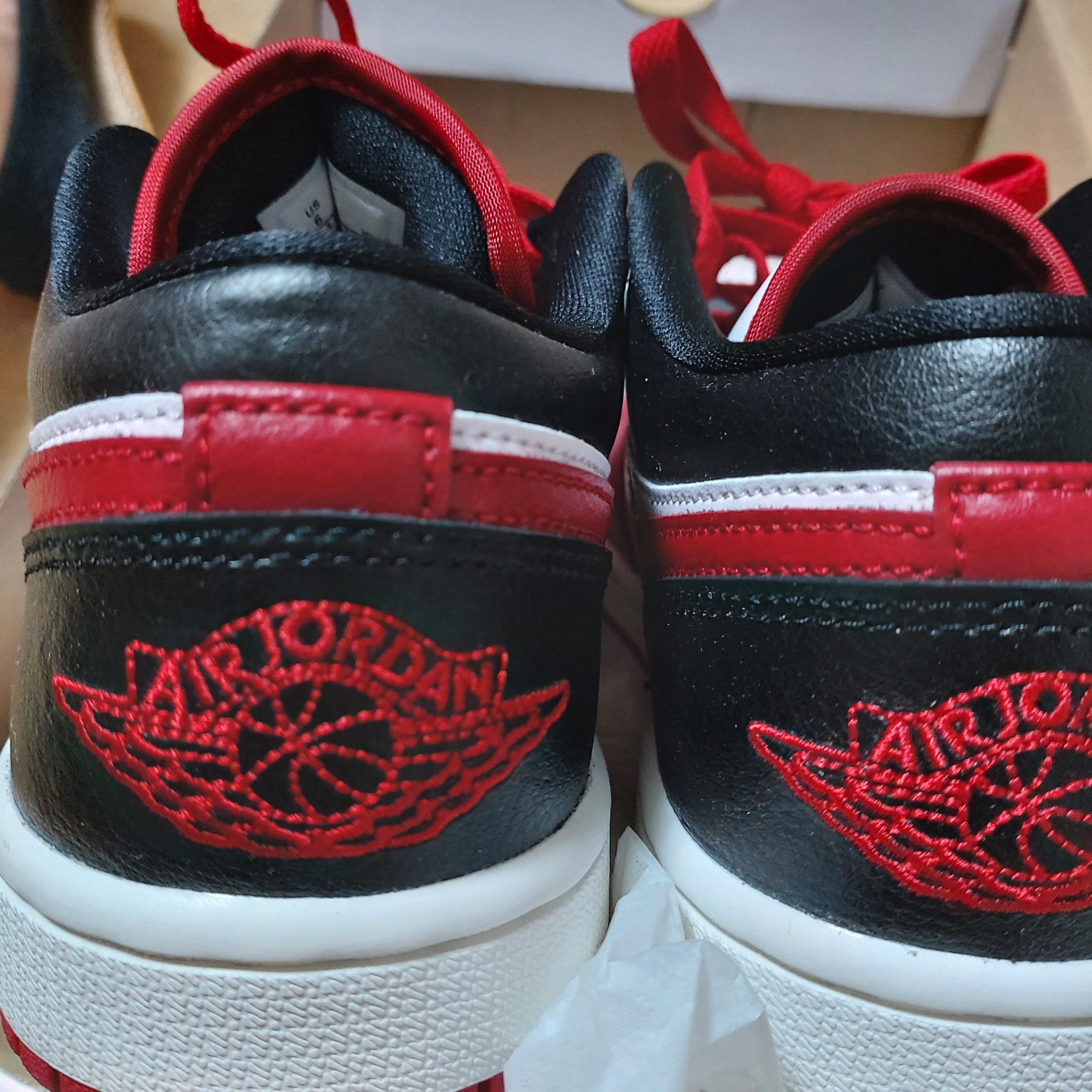 (W) Jordan 1 Low White Gym Red 착용 스타일 - 2
