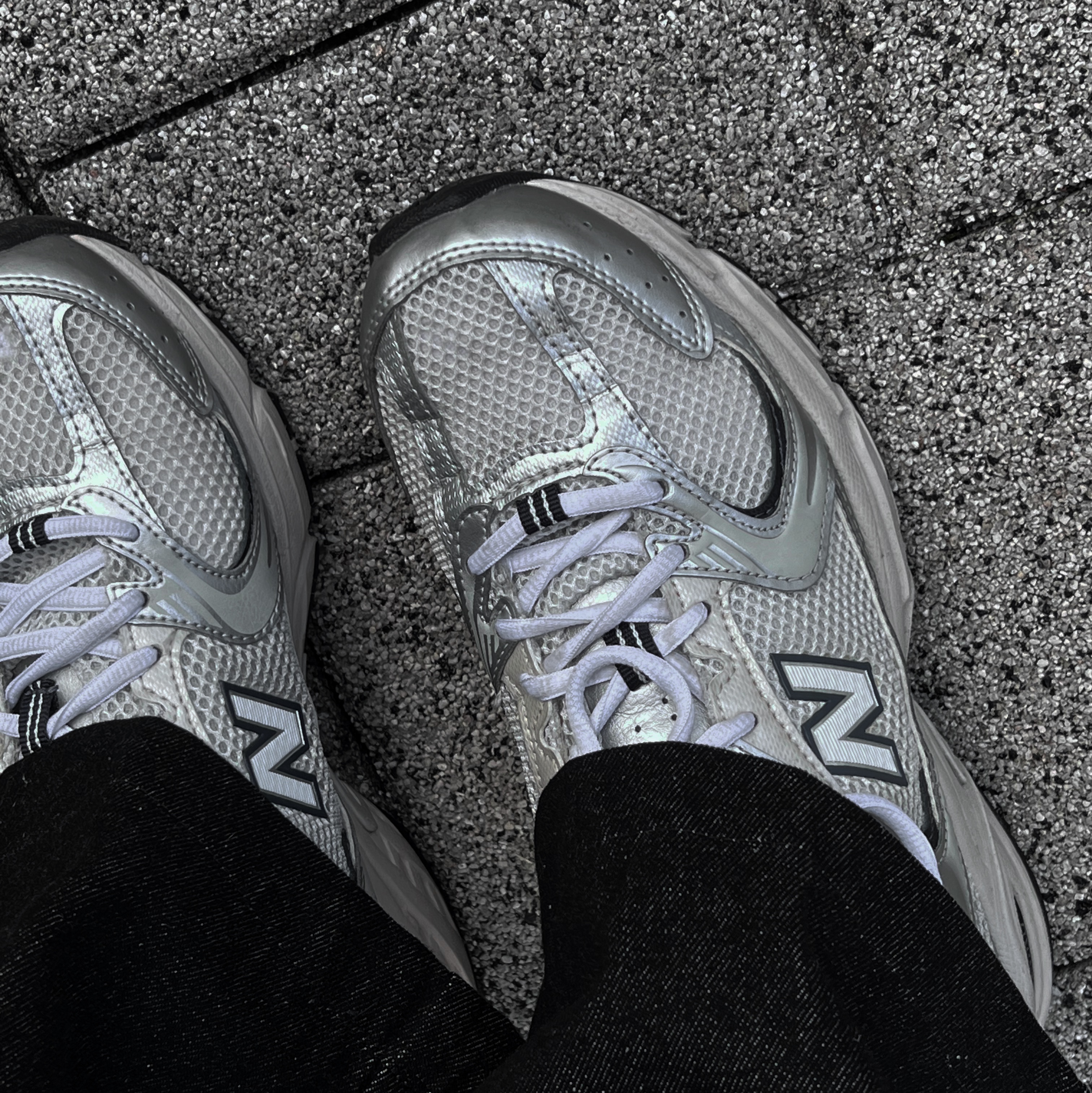 New Balance 530 Steel Grey 착용 스타일