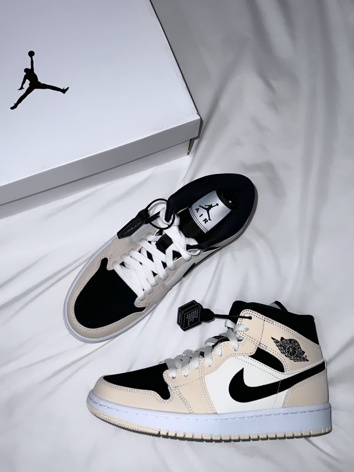 (W) Jordan 1 Mid Barely Orange 착용 스타일
