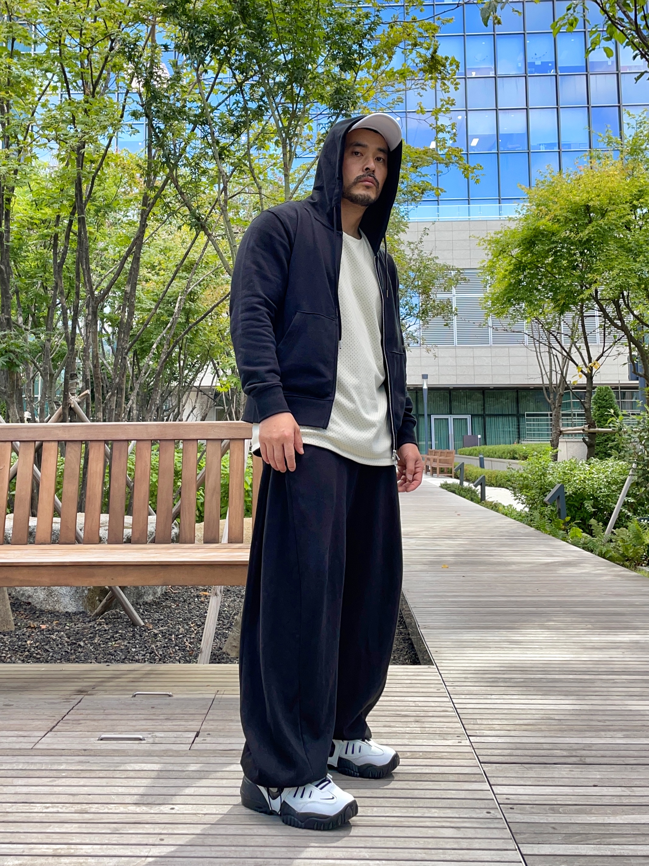 Nike x Ambush Air Adjust Force SP Summit White and Black 착용 스타일 - 1