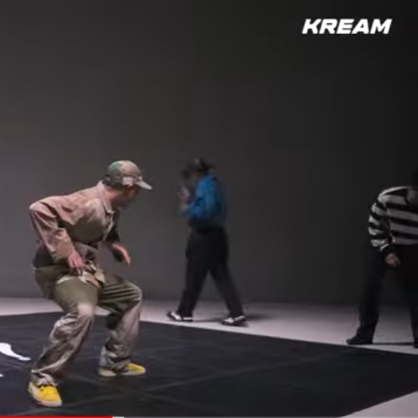 Nike x Sacai VaporWaffle Black and Gum 착용 스타일 - 2