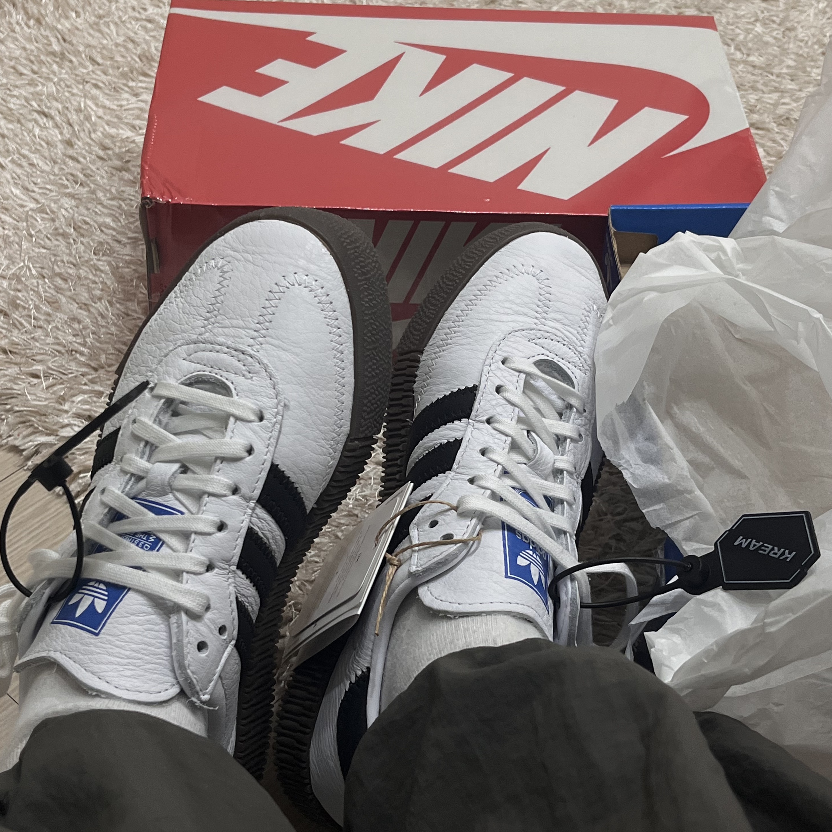 (W) Adidas Sambarose White Black Gum 착용 스타일 - 2