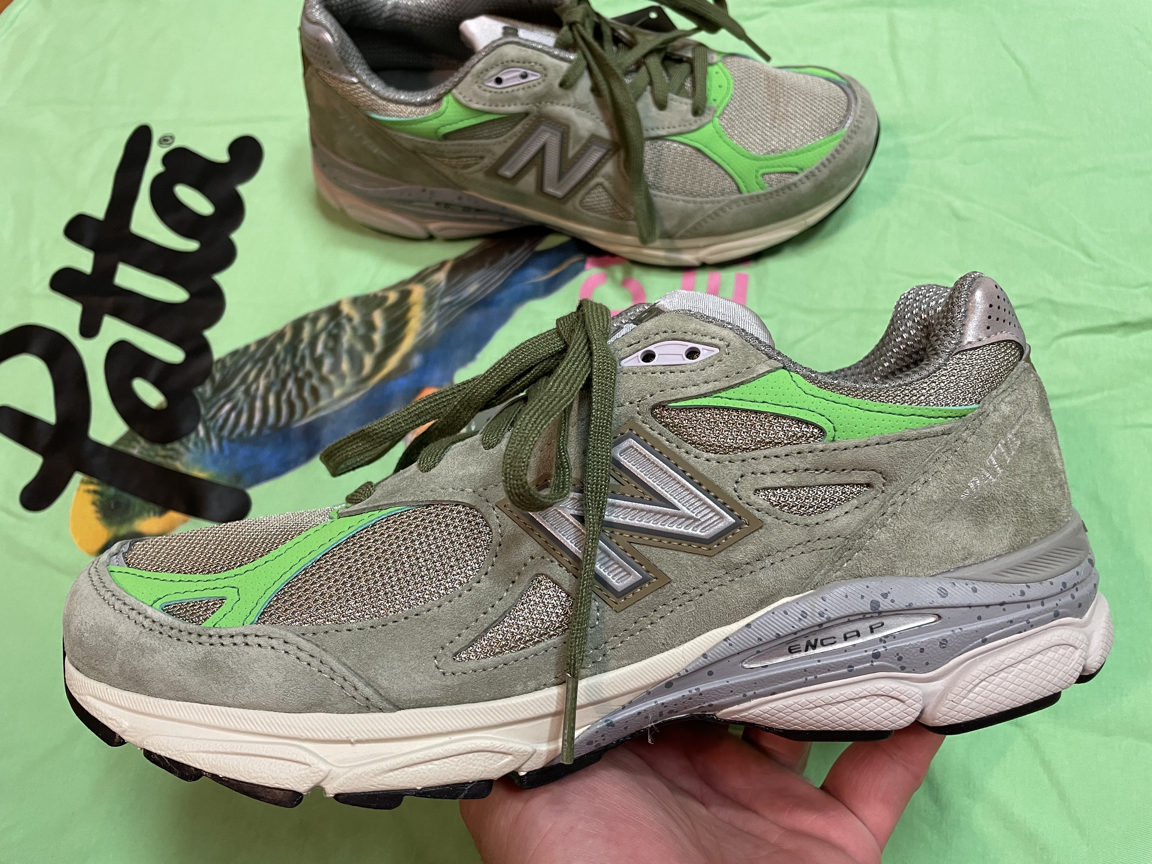 New Balance x Patta 990v3 Made in USA Olive 착용 스타일 - 4