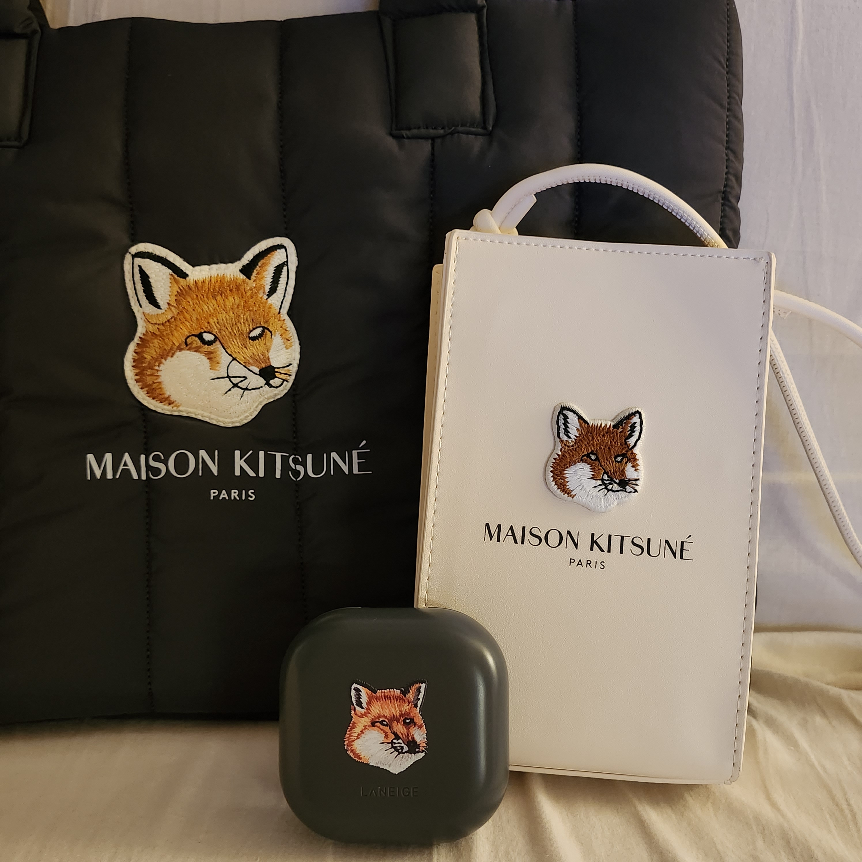 Maison Kitsune x Laneige Padded Bag Navy, Maison Kitsune x Laneige Crossbody Bag 착용 스타일