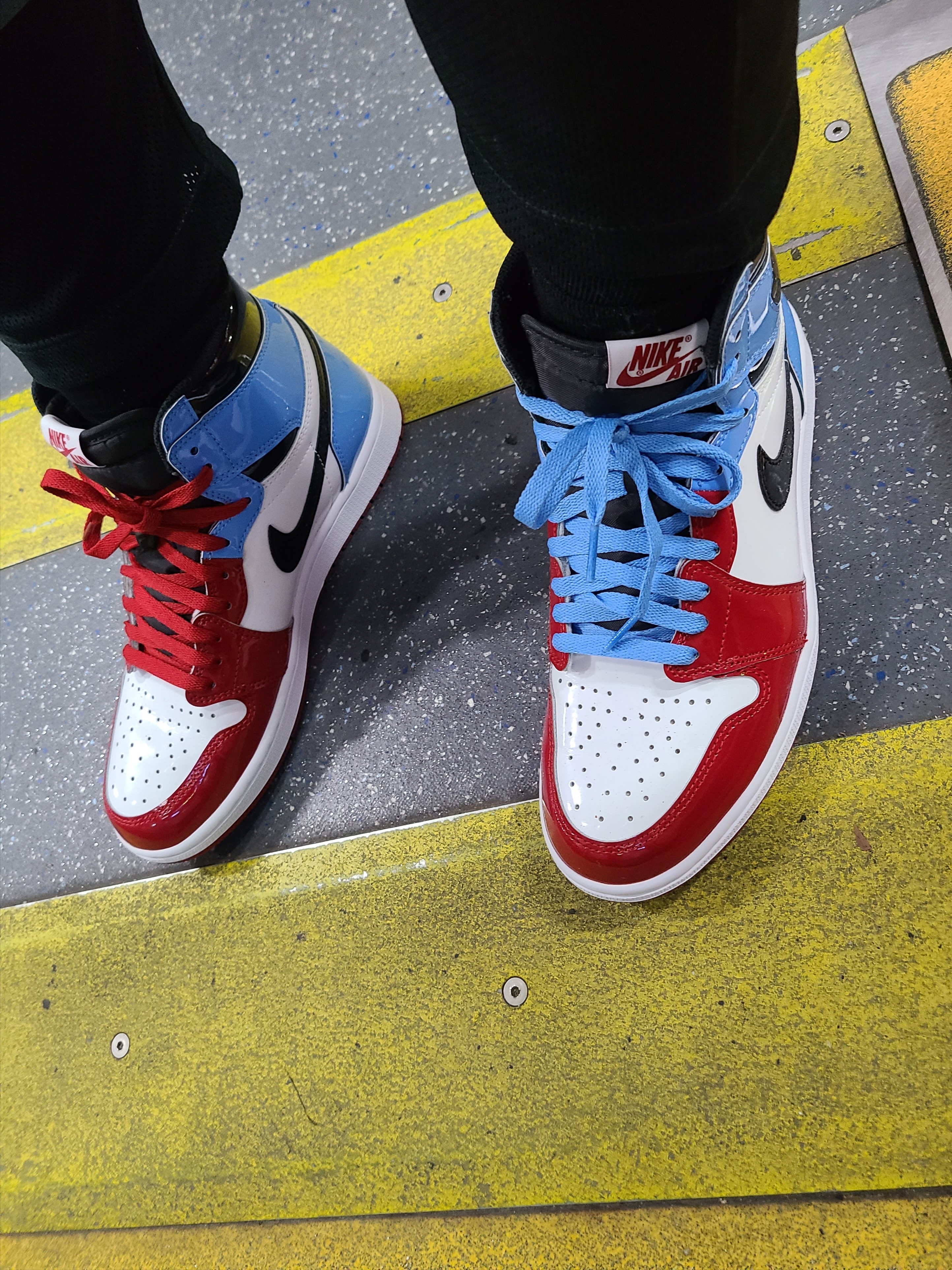 Jordan 1 Retro High Fearless UNC Chicago 착용 스타일 - 2
