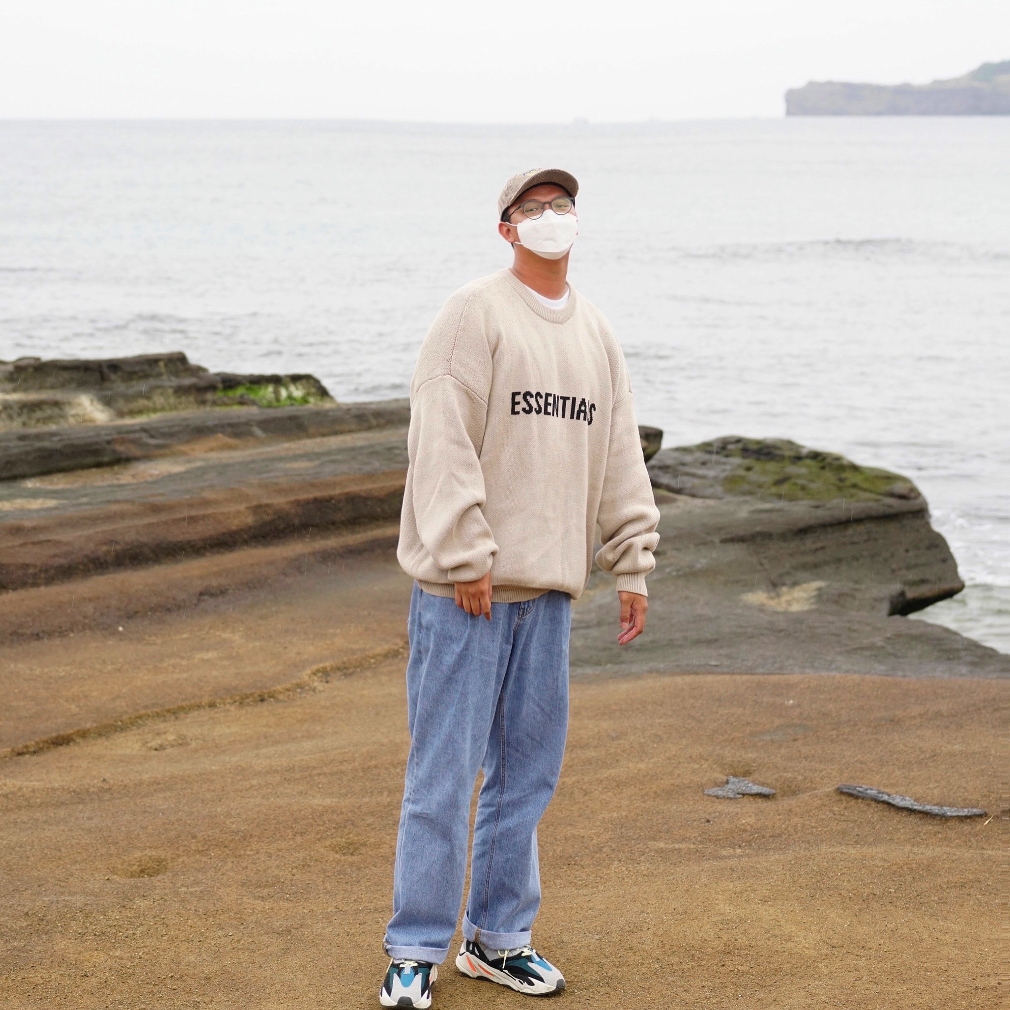 Adidas Yeezy Boost 700 Wave Runner Solid Grey 2021/2022, Essentials Knit Pullover Sweater Linen - Ssense Exclusive 착용 스타일
