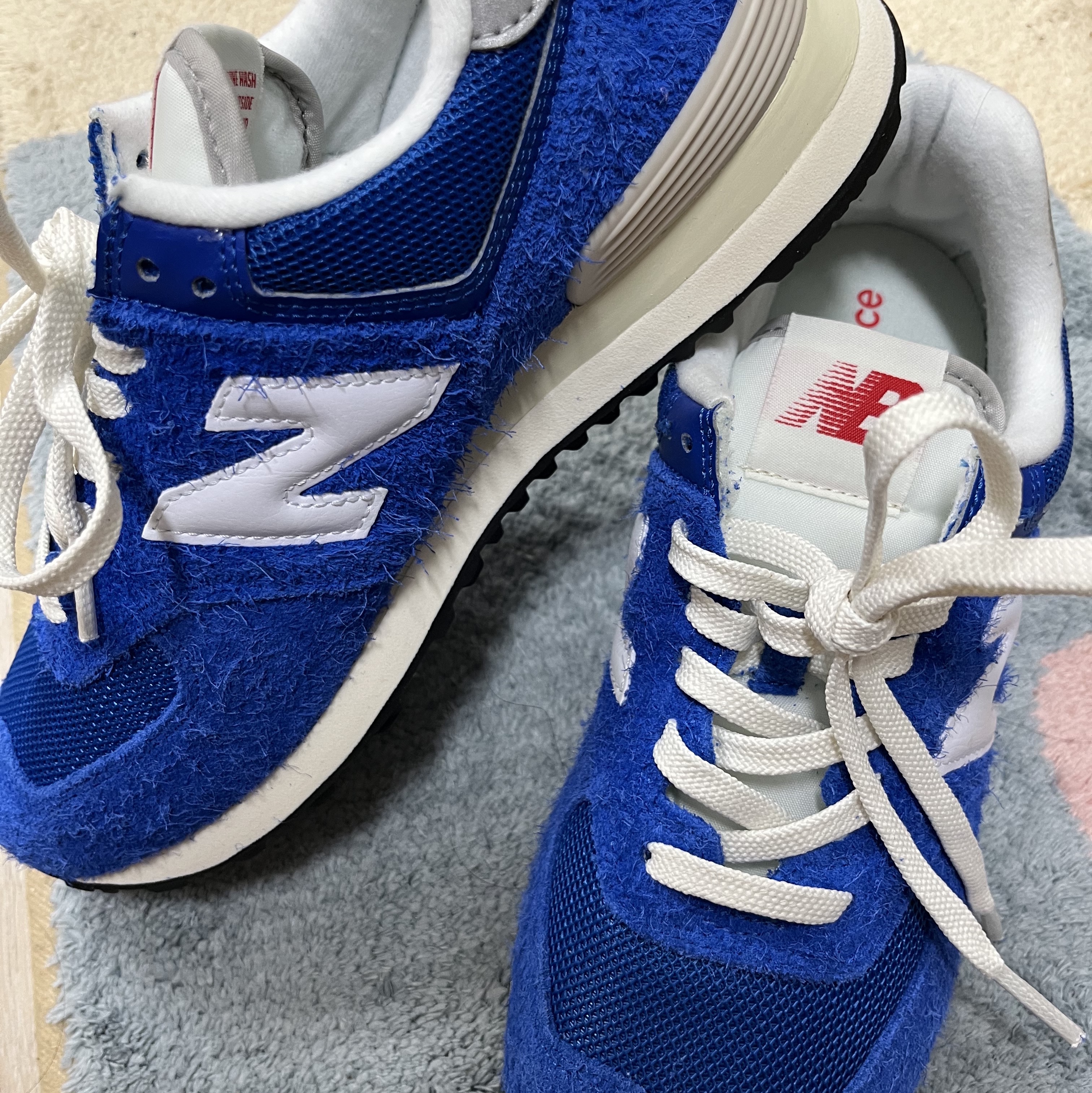 New Balance 574 Heritage Blue White 착용 스타일