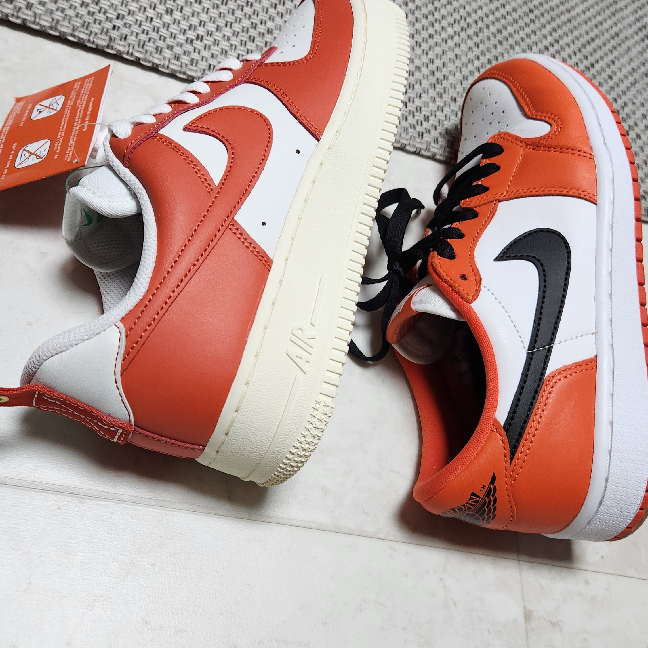 Nike Air Force 1 '07 LV8 Pojangmacha, Jordan 1 Low OG Starfish 착용 스타일 - 1