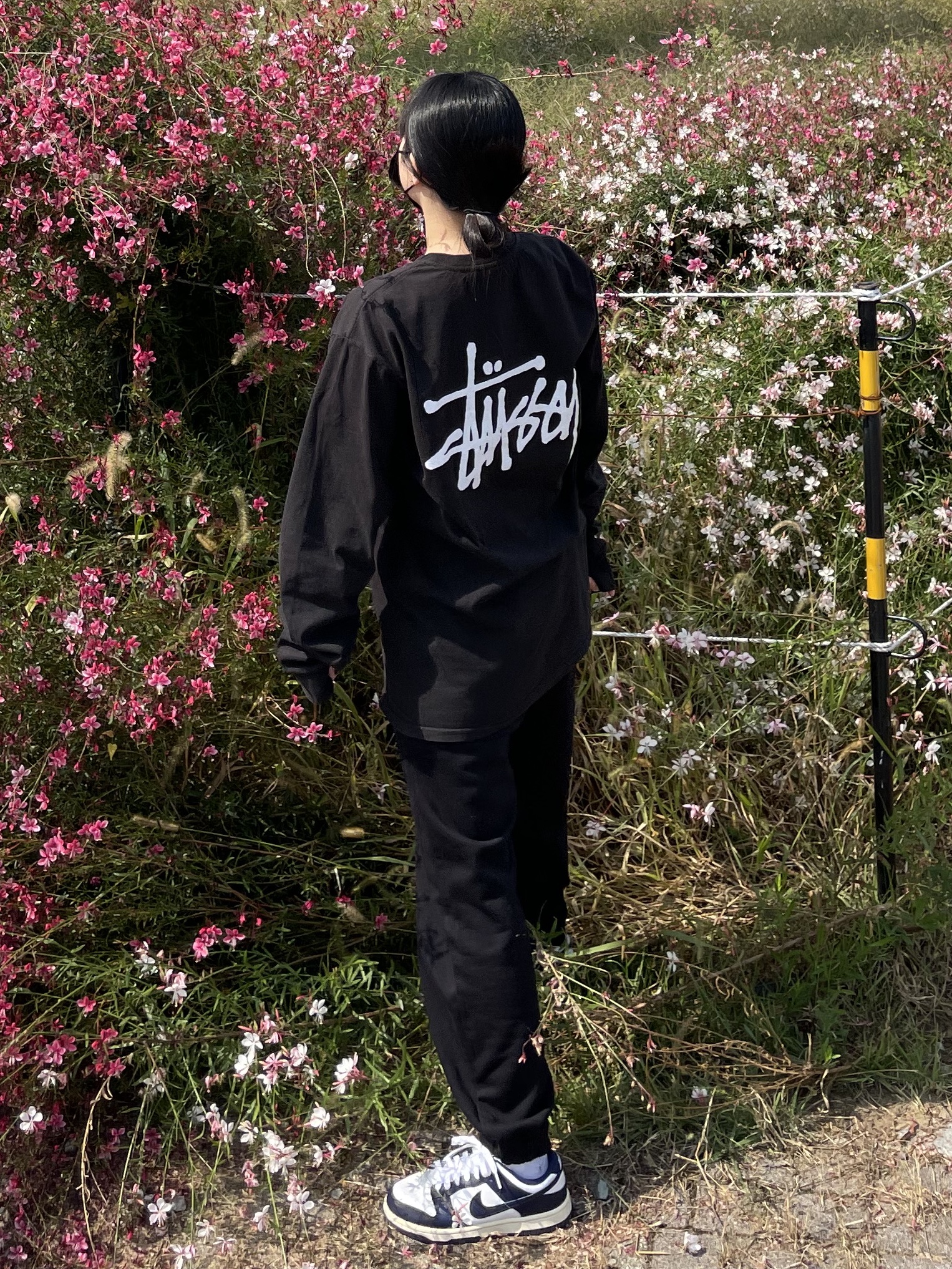 Stussy Basic Stussy Pigment Dyed LS T-Shirt Black 2022, (W) Nike Dunk Low Vintage Midnight Navy 착용 스타일