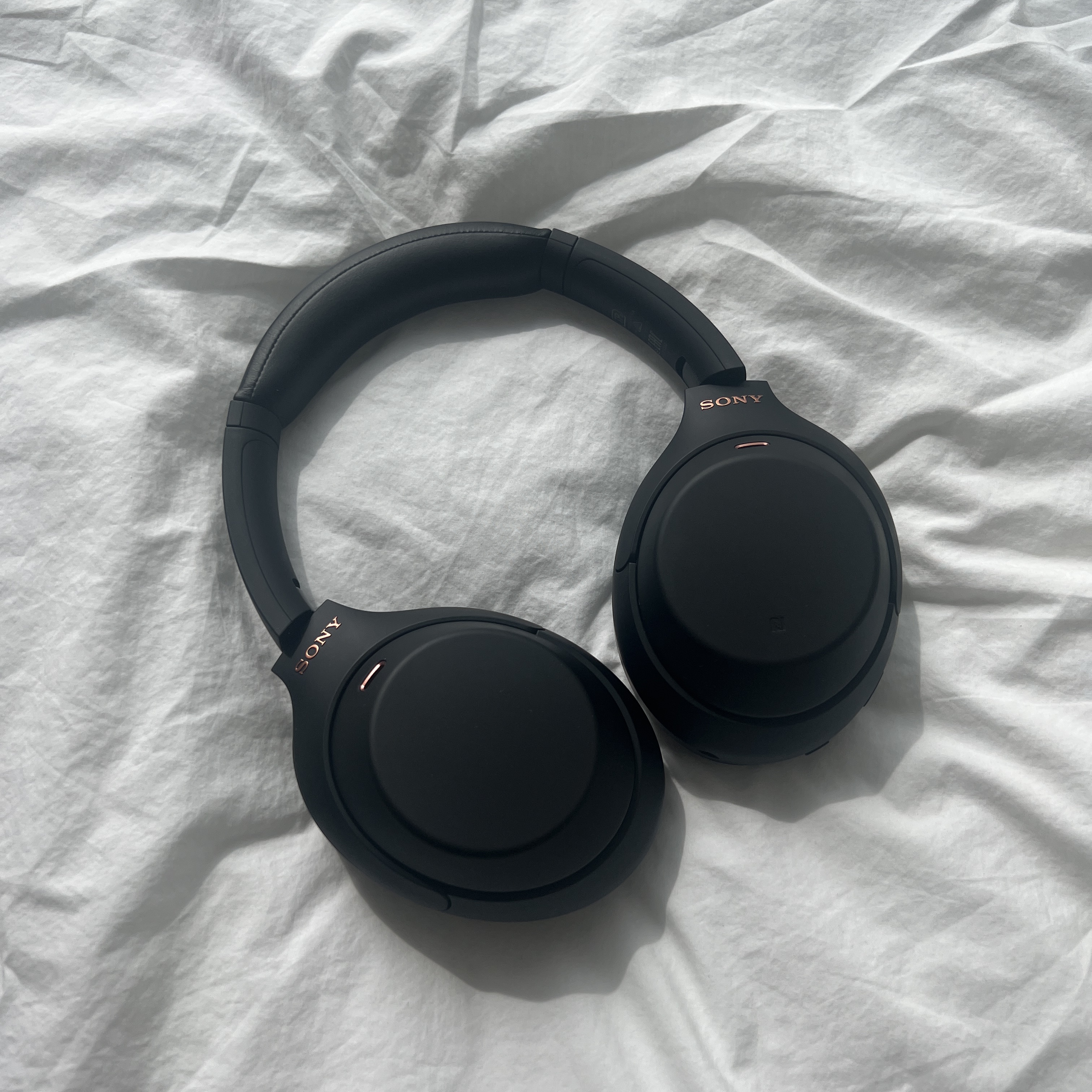 Sony WH-1000XM4 Black (Korean Ver.) 착용 스타일 - 1