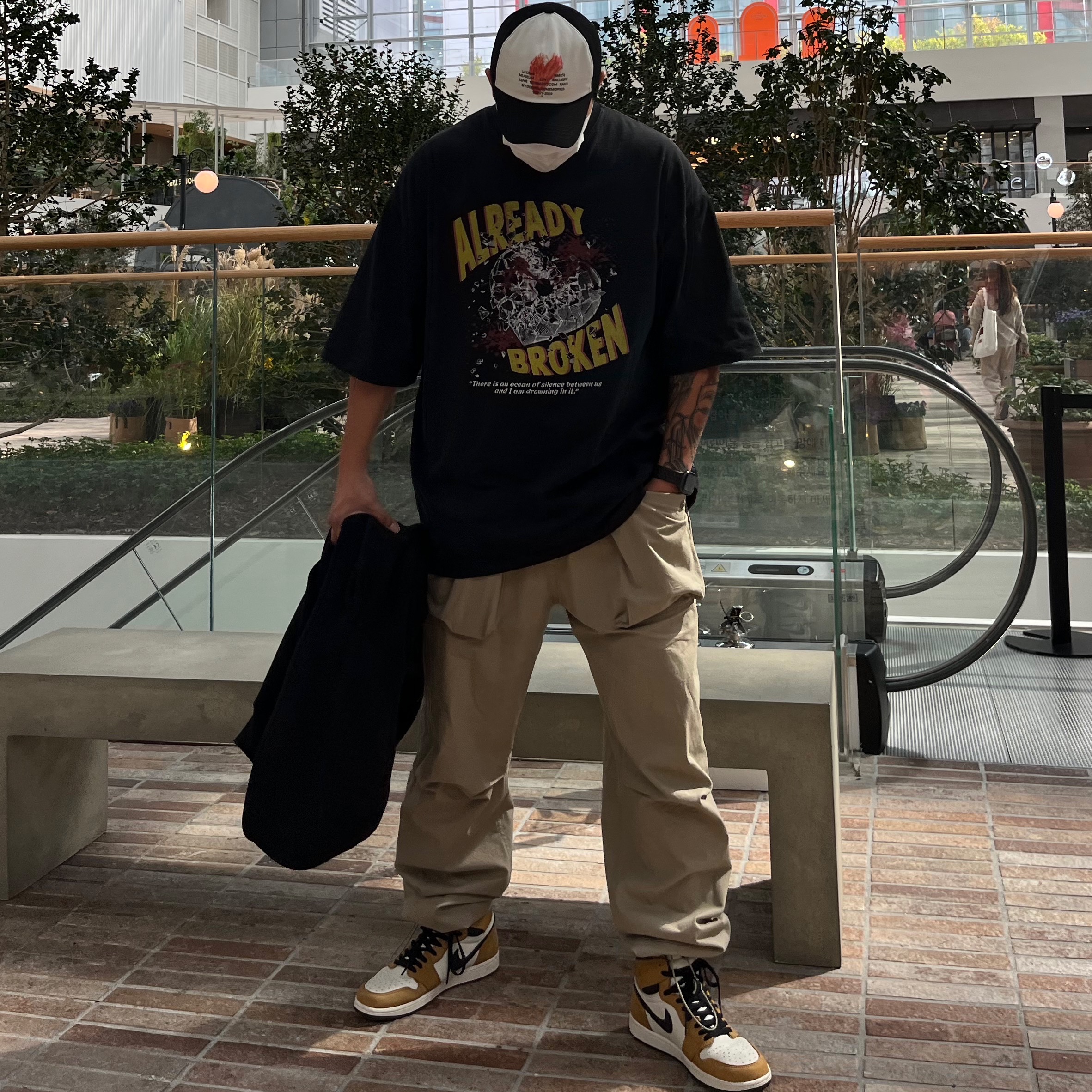 Jordan 1 Retro High Rookie of the Year, Supreme x The North Face Trekking Convertible Backpack + Waist Bag Stone - 22SS 착용 스타일 - 2