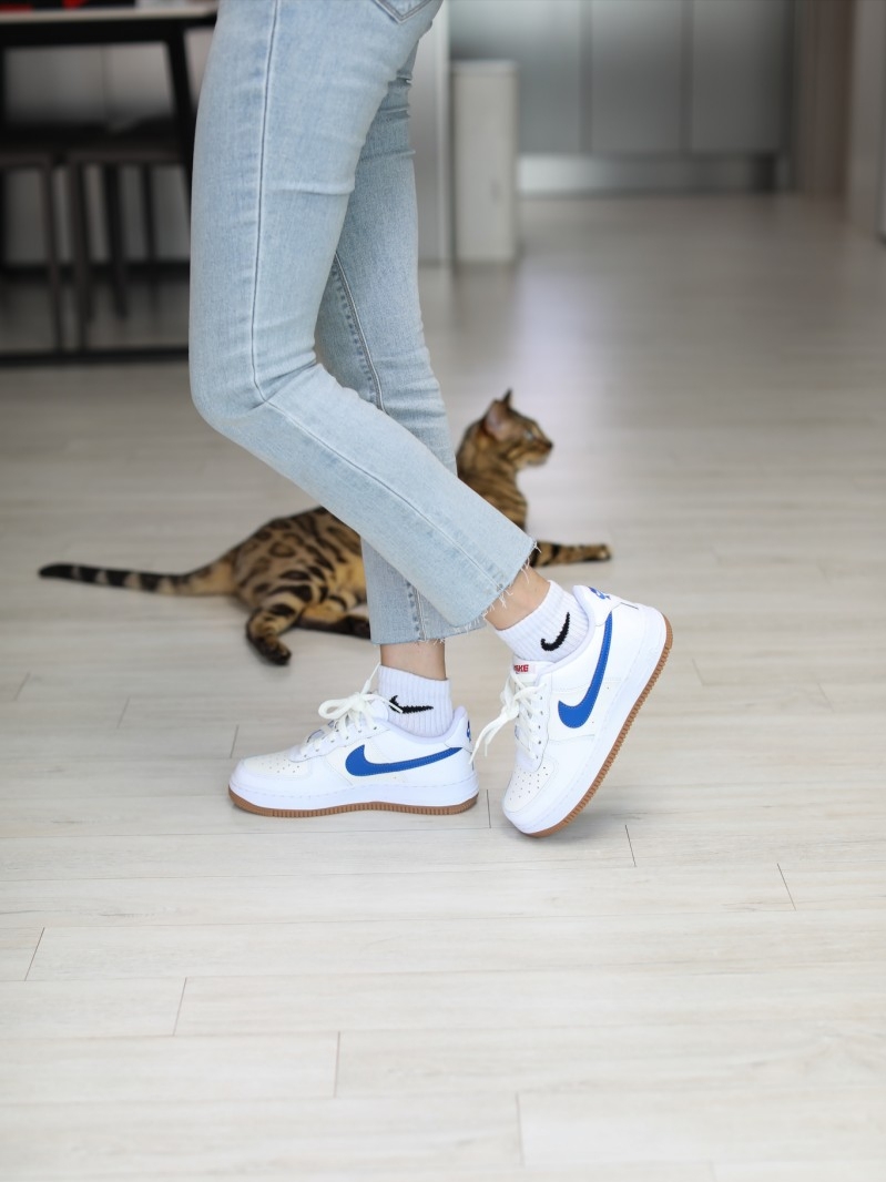 (GS) Nike Air Force 1 White Game Royal 착용 스타일 - 1