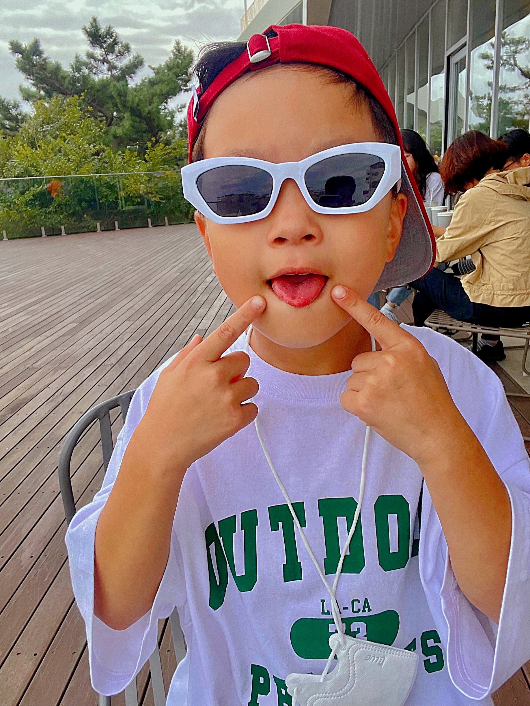 Supreme Vega Sunglasses White - 21SS 착용 스타일 - 1