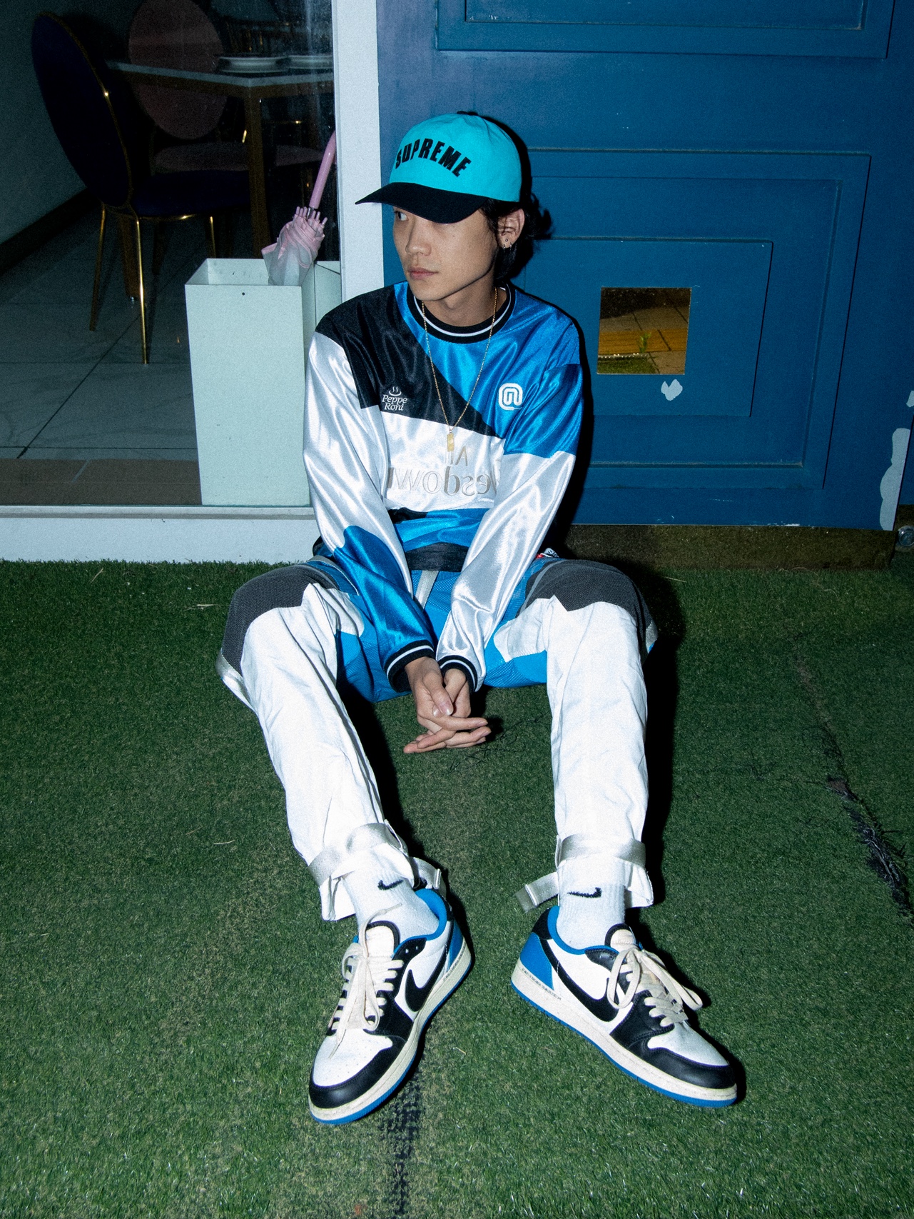 Jordan 1 x Travis Scott x Fragment Retro Low OG SP Military Blue, Supreme x The North Face Arc Logo 6-Panel Teal - 19SS 착용 스타일 - 1