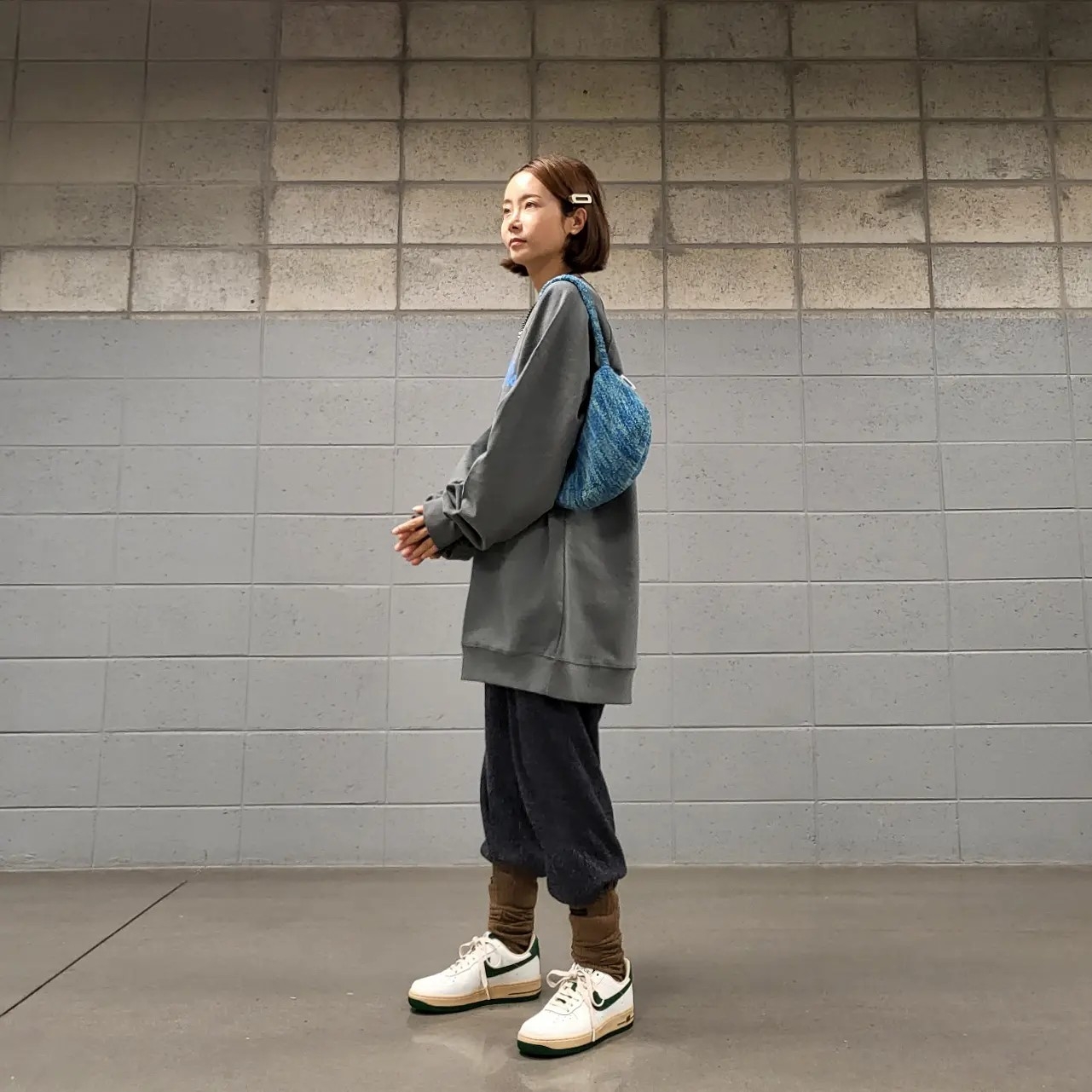 (W) Nike Air Force 1 Low Gorge Green 착용 스타일 - 2
