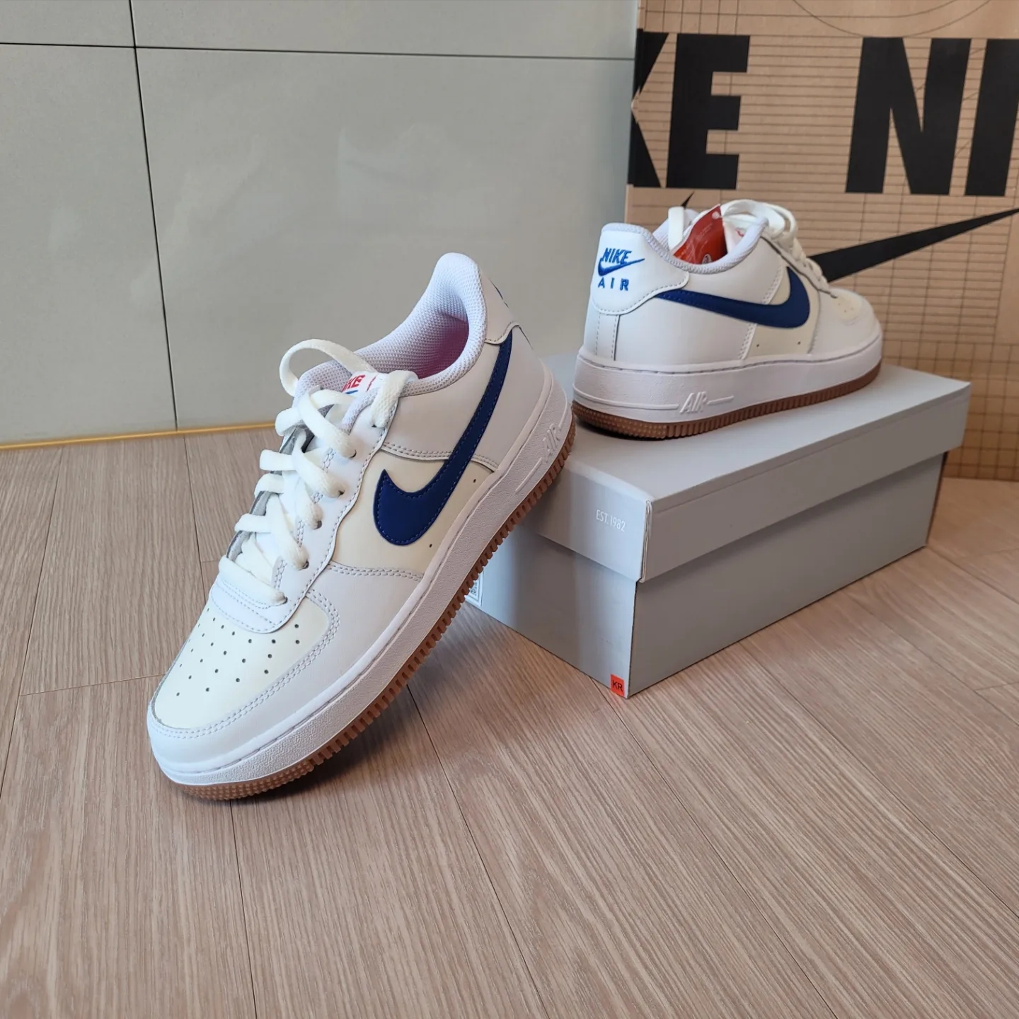 (GS) Nike Air Force 1 White Game Royal 착용 스타일 - 4