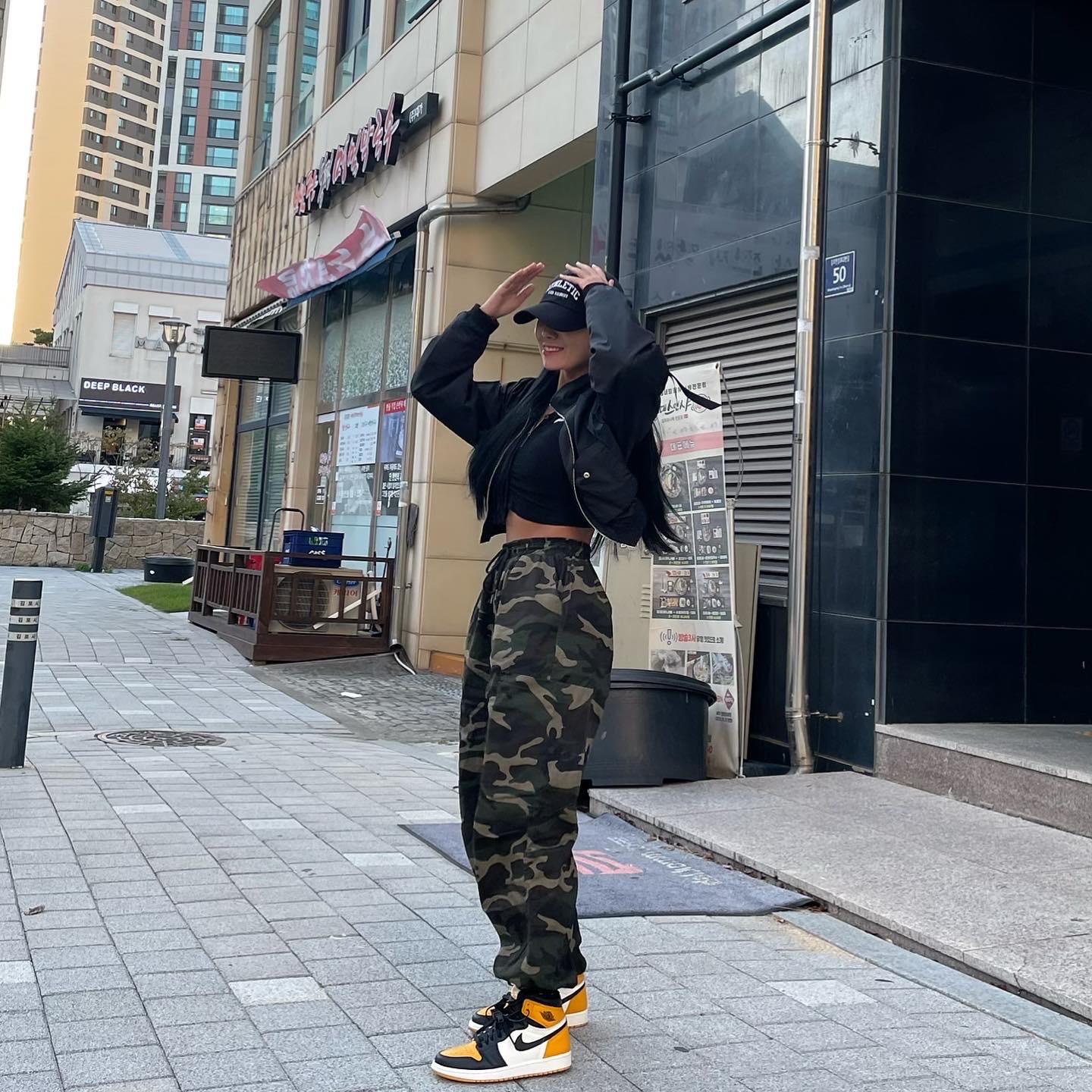 Jordan 1 Retro High OG Taxi 착용 스타일 - 1