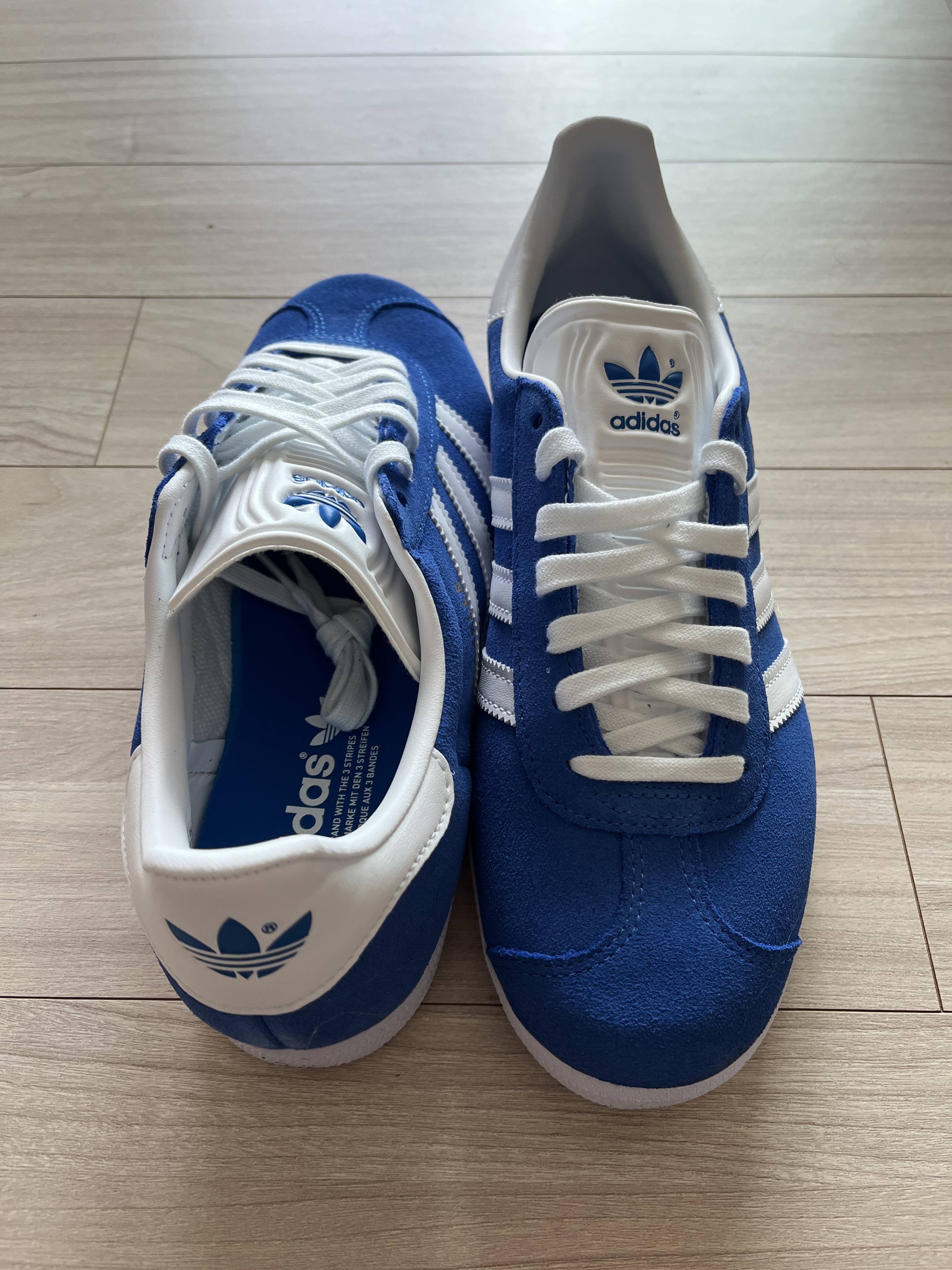 Adidas Gazelle Blue 착용 스타일 - 3