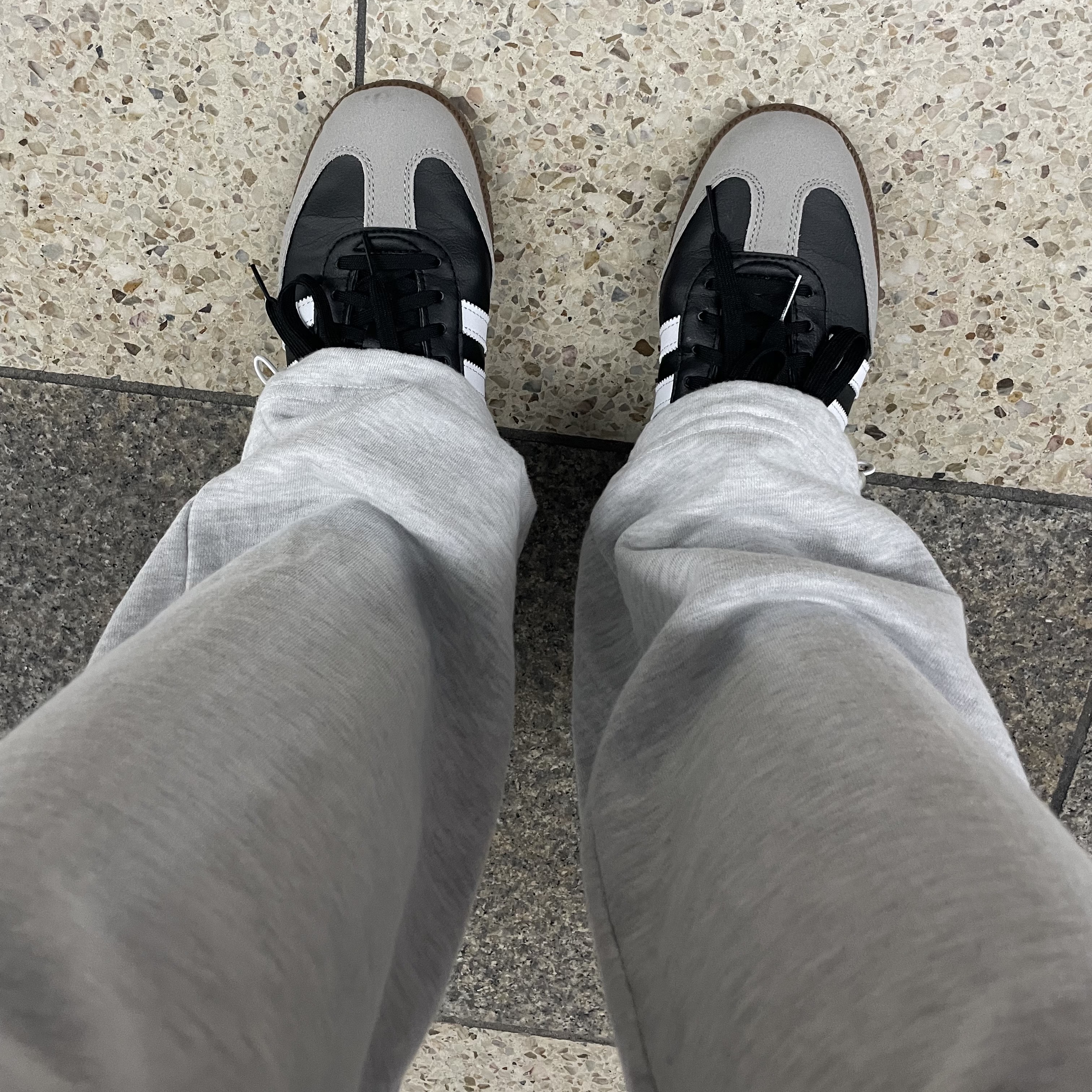Adidas Samba Vegan Black White 착용 스타일