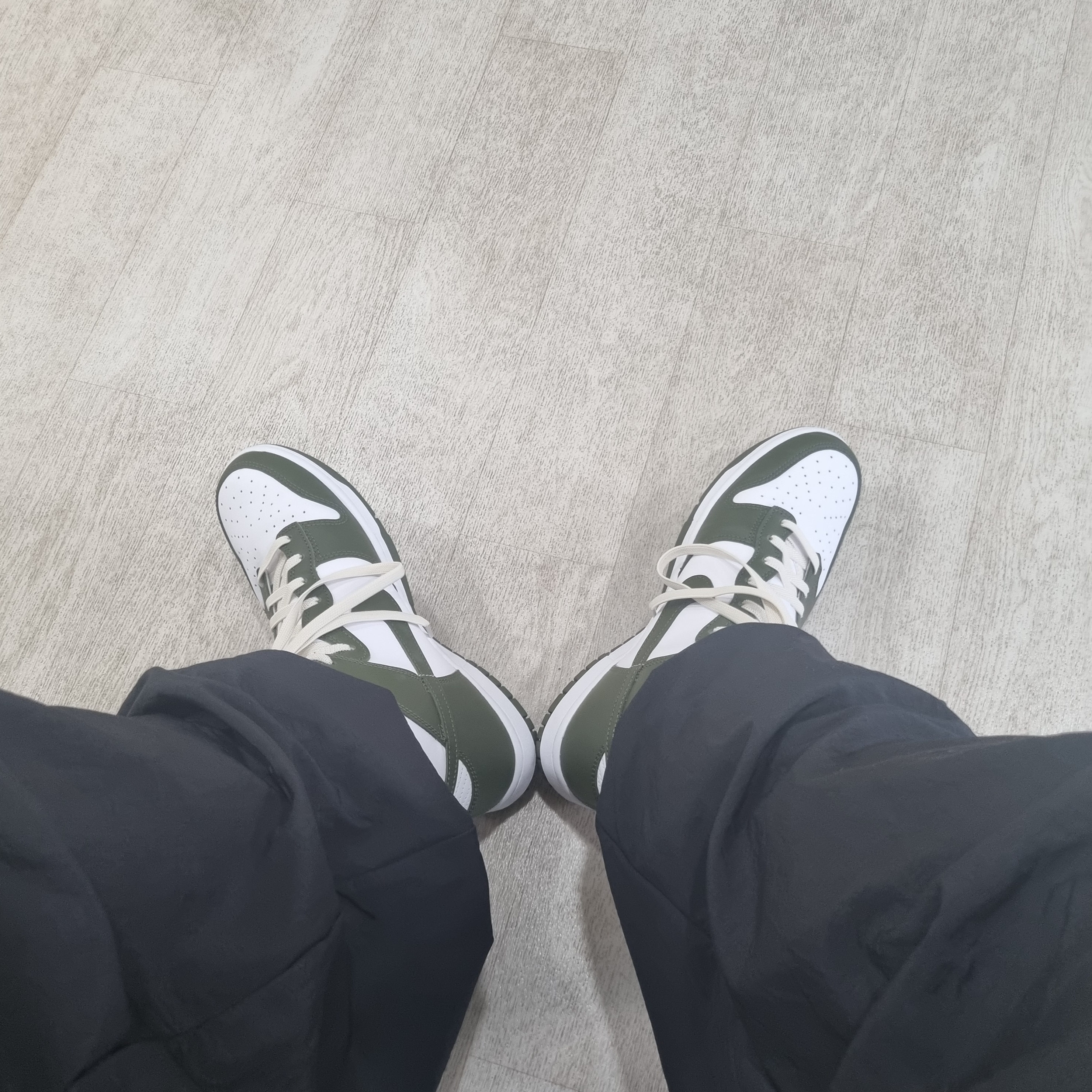 Nike Dunk High Retro Championship Khaki 착용 스타일 - 3