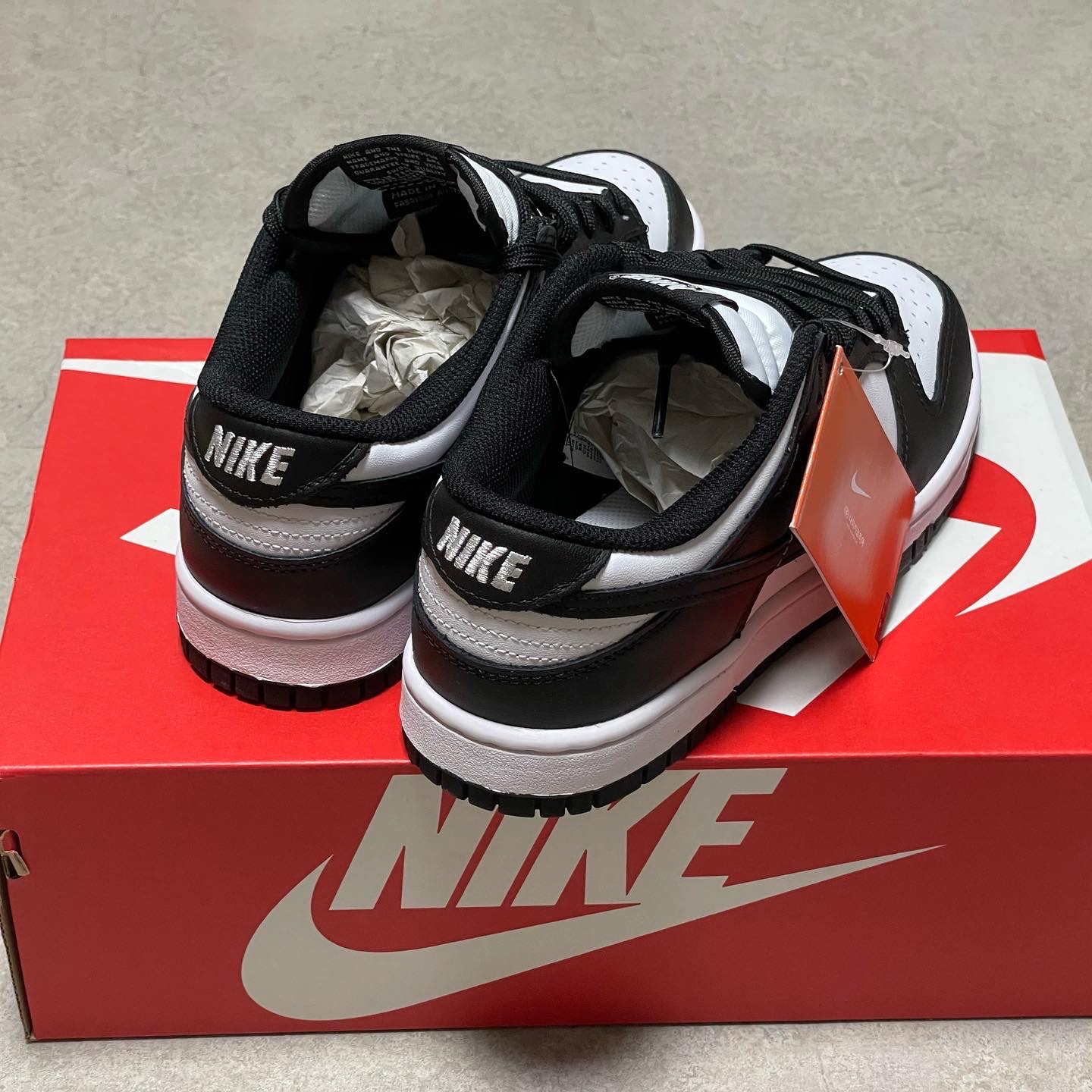(W) Nike Dunk Low Black 착용 스타일 - 4