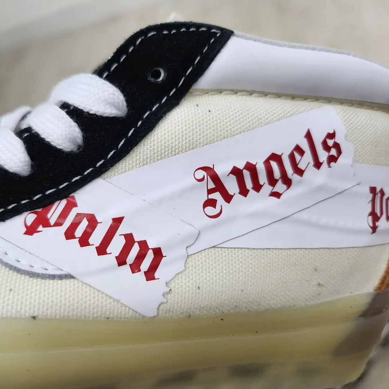 Vans Vault x Palm Angels Sk8-Mid VLT LX Black 착용 스타일 - 3