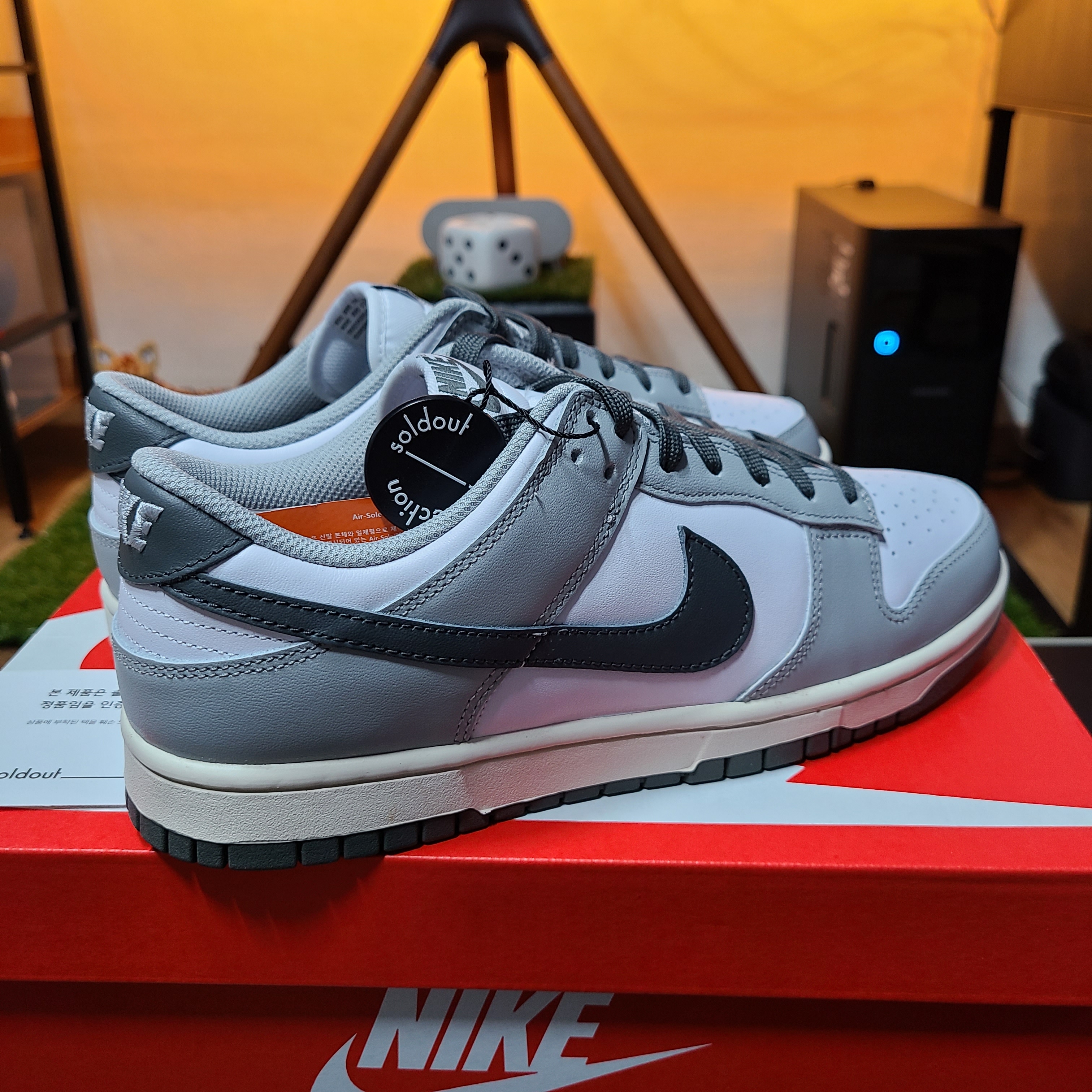 (W) Nike Dunk Low Light Smoke Grey 착용 스타일 - 2