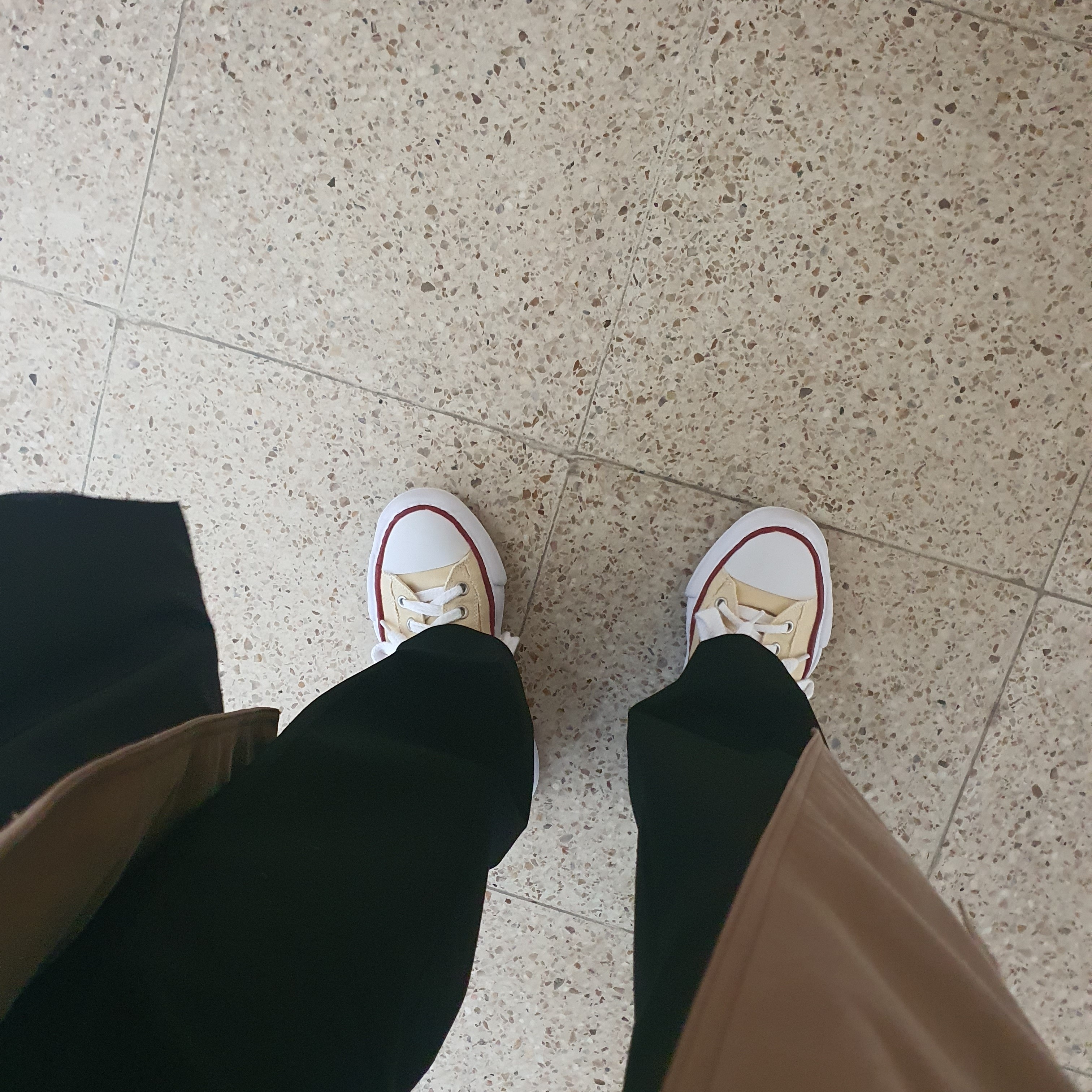 Maison Mihara Yasuhiro Peterson OG Sole Canvas Low-top Sneakers Natural 착용 스타일 - 1