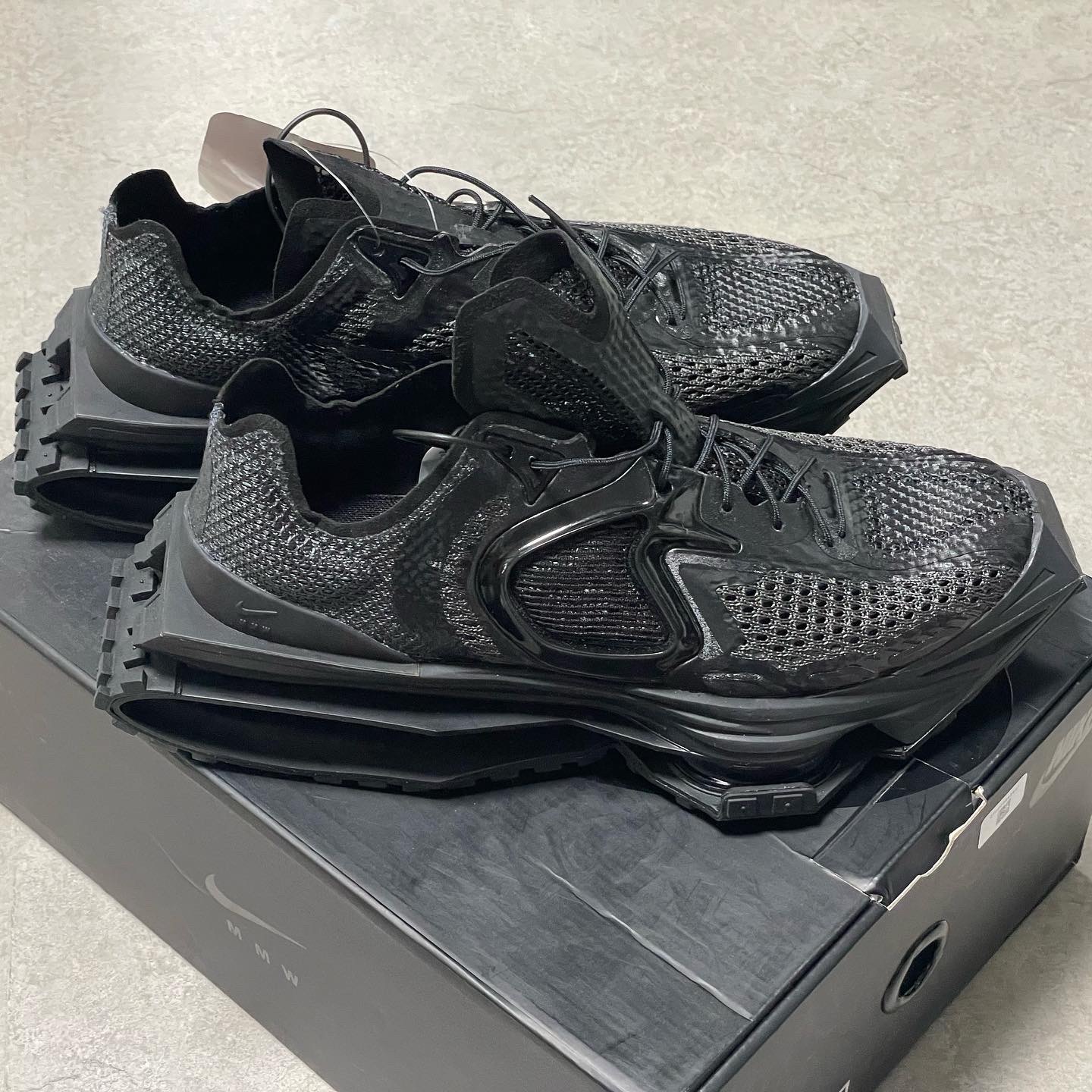 Nike x Matthew M Williams Zoom 004 Triple Black 착용 스타일 - 2