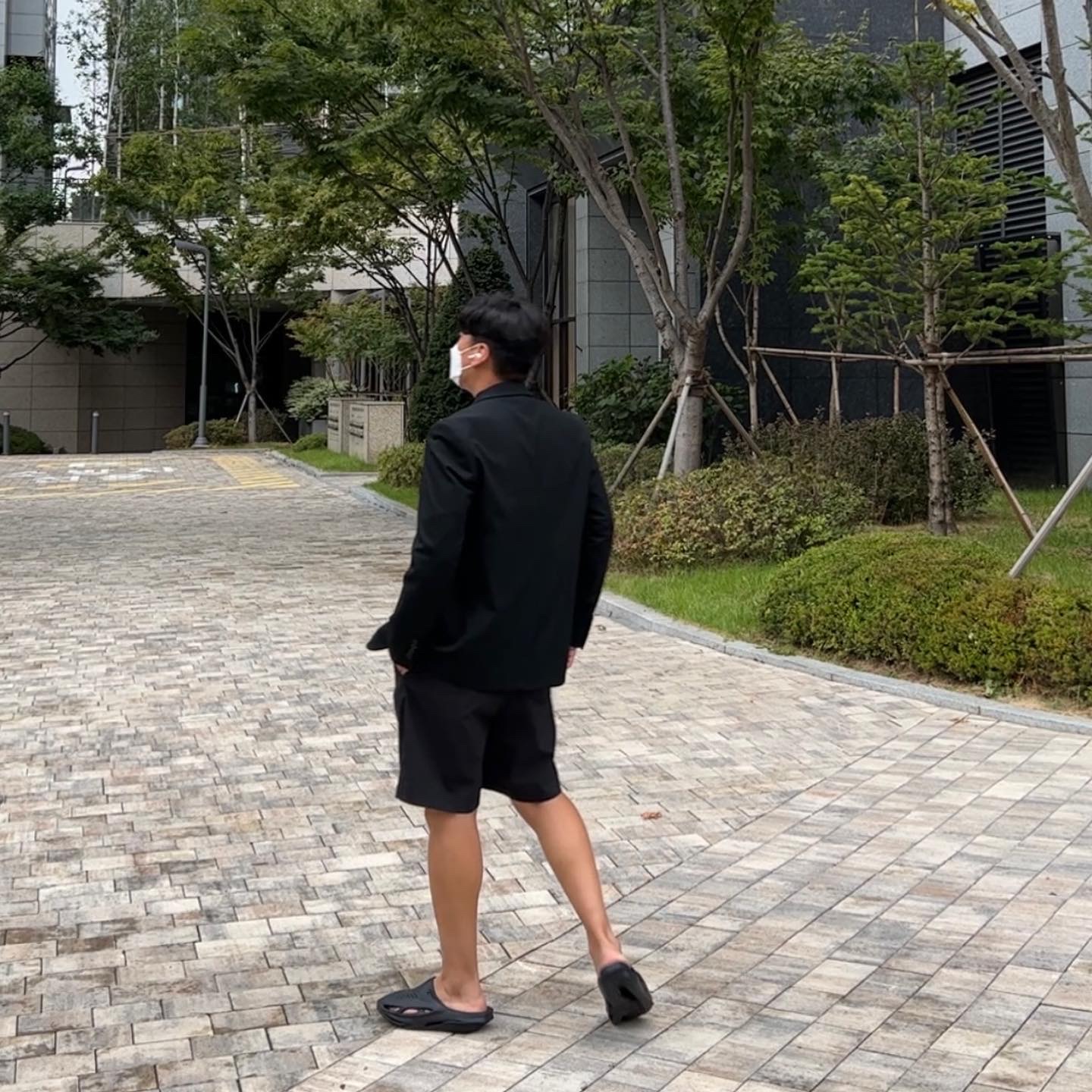 Nike x Matthew M Williams 005 Slide Black 착용 스타일 - 1