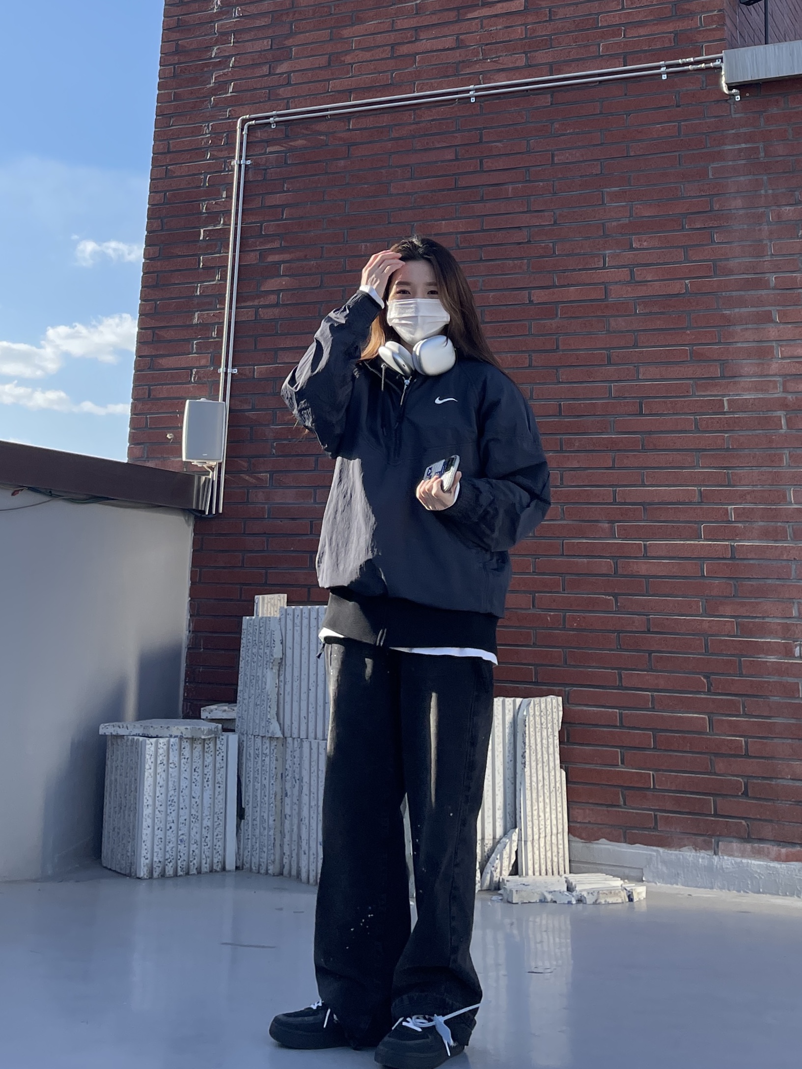 Nike x Stussy Windrunner Jacket Off Noir, Apple AirPods Max Lightning Silver (Korean Ver.) 착용 스타일 - 1