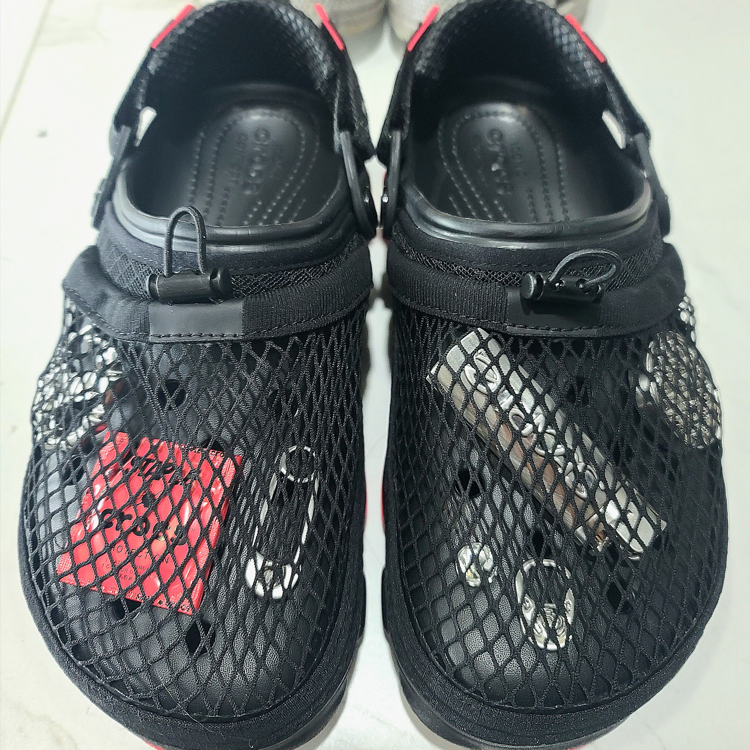 Crocs x Staple Classic All Terrain Clog Black 착용 스타일