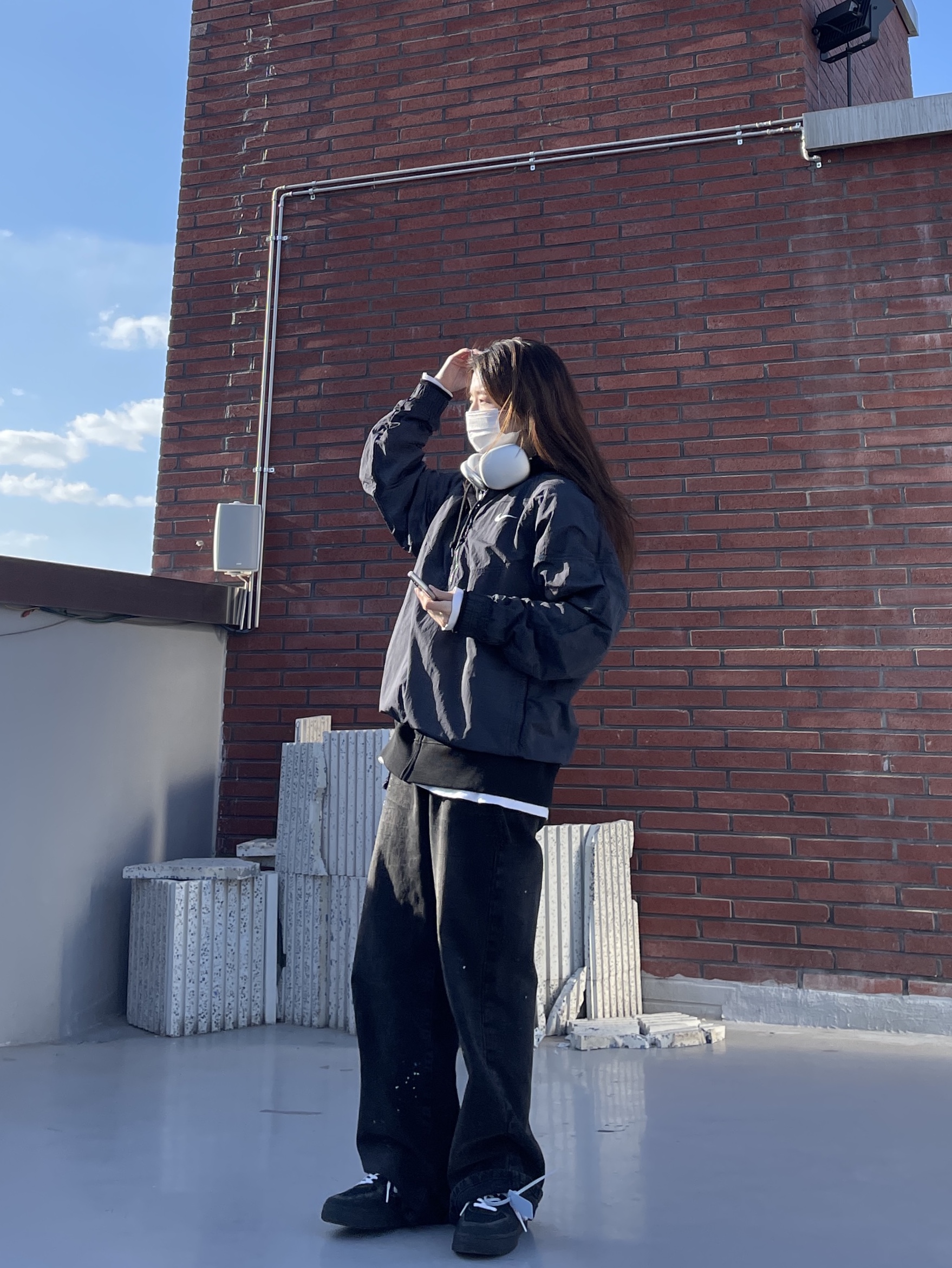 Nike x Stussy Windrunner Jacket Off Noir, Apple AirPods Max Lightning Silver (Korean Ver.) 착용 스타일 - 2