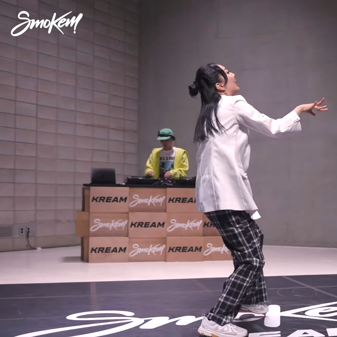 Nike x Fear of God Air Fear of God Raid Light Bone 착용 스타일 - 2