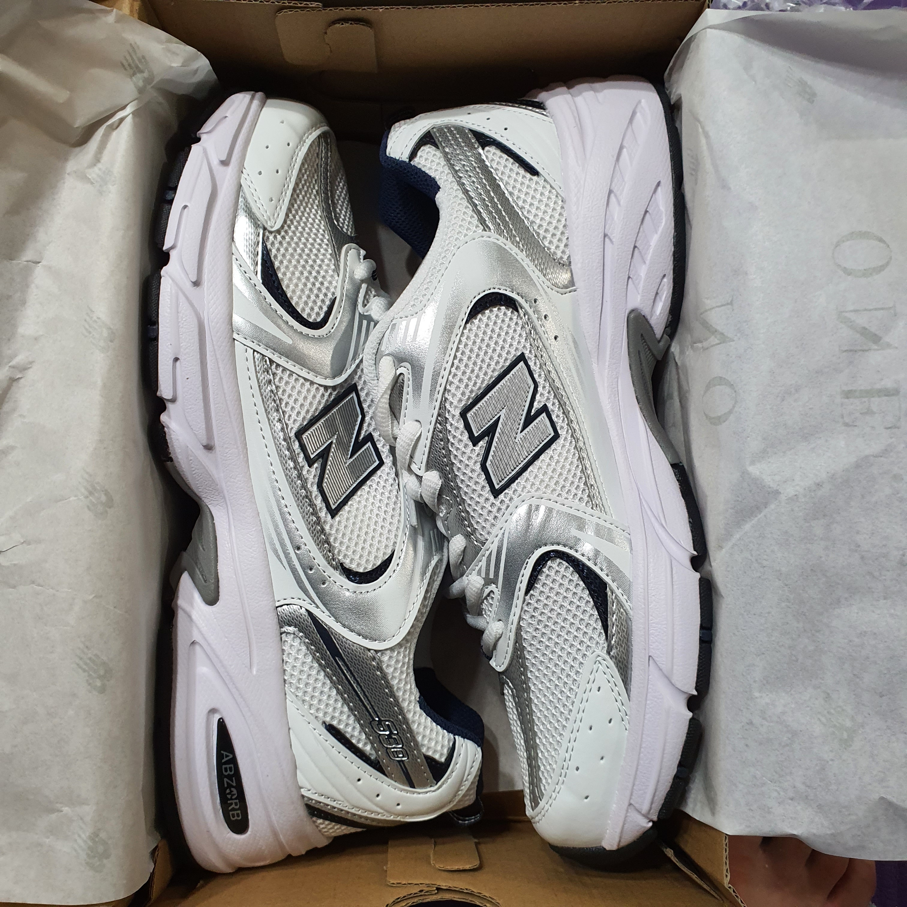 New Balance 530 White 착용 스타일 - 3