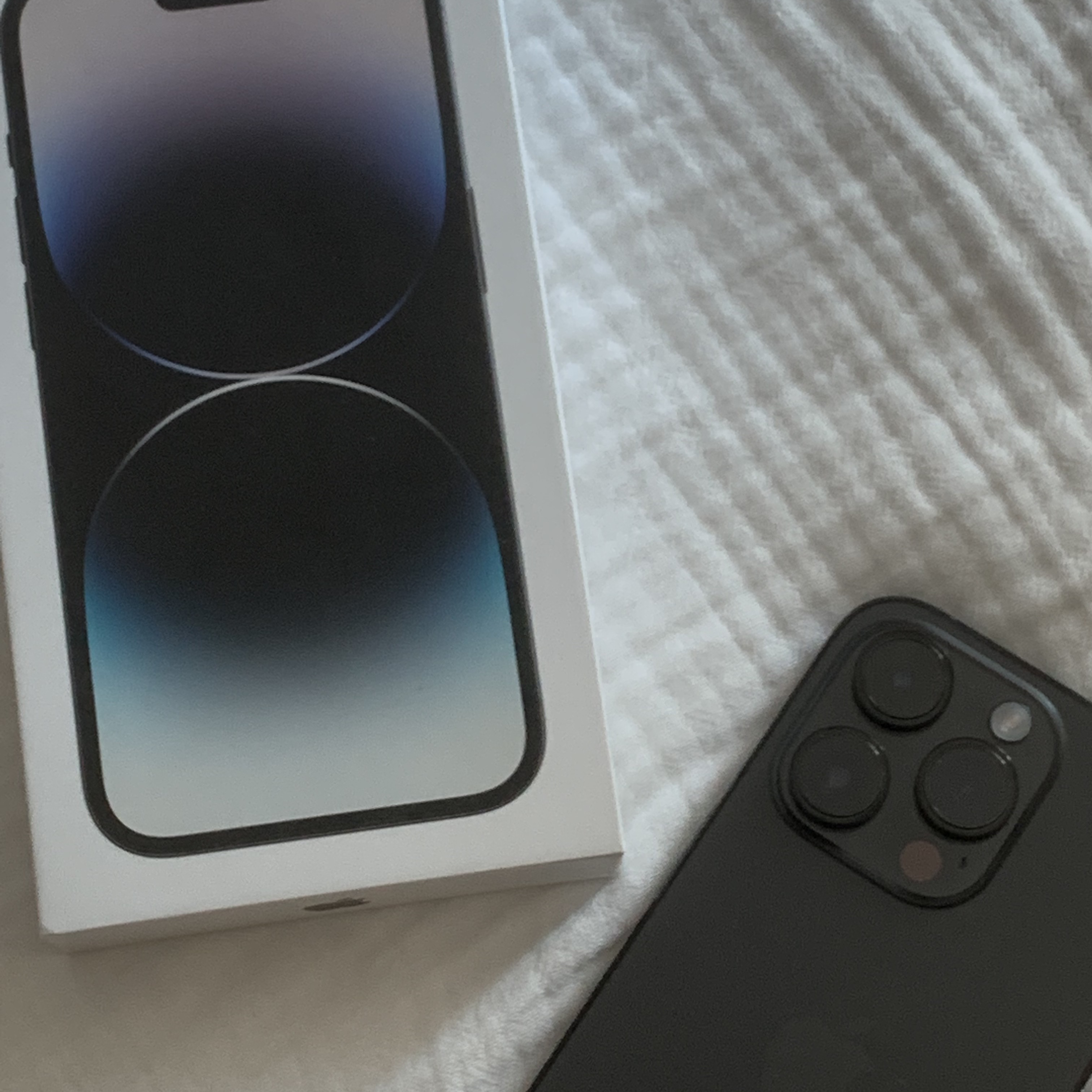 Apple iPhone 14 Pro 256GB Space Black (Korean Ver.) 착용 스타일