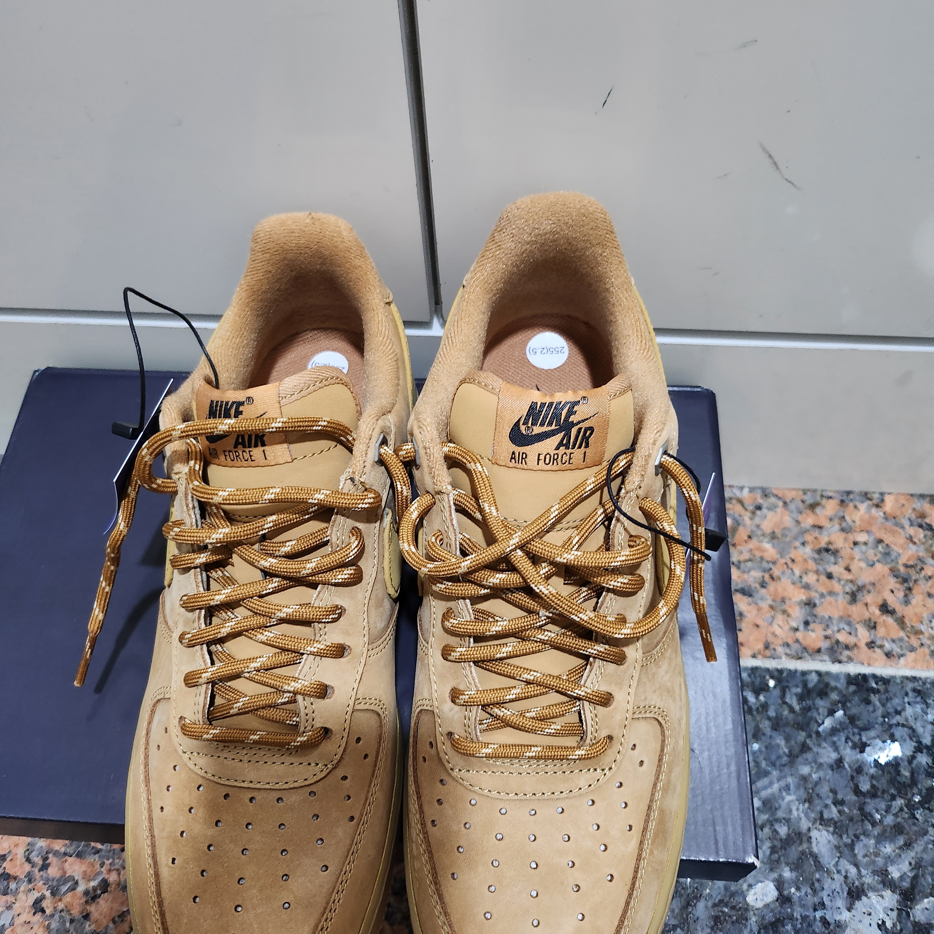 Nike Air Force 1 '07 WB Flax 착용 스타일 - 2
